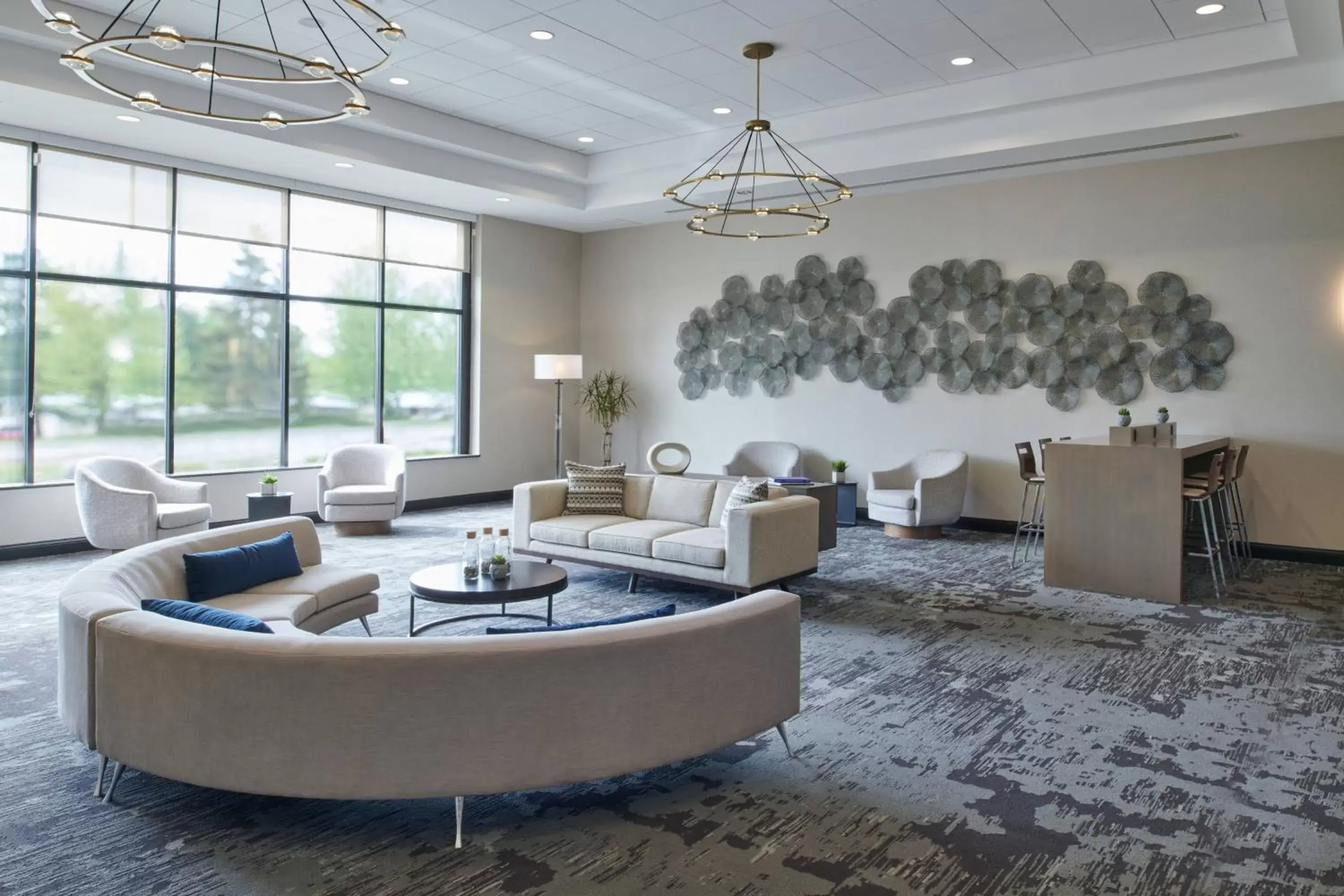 Lobby or reception, Seating Area in Delta Hotels by Marriott Detroit Novi