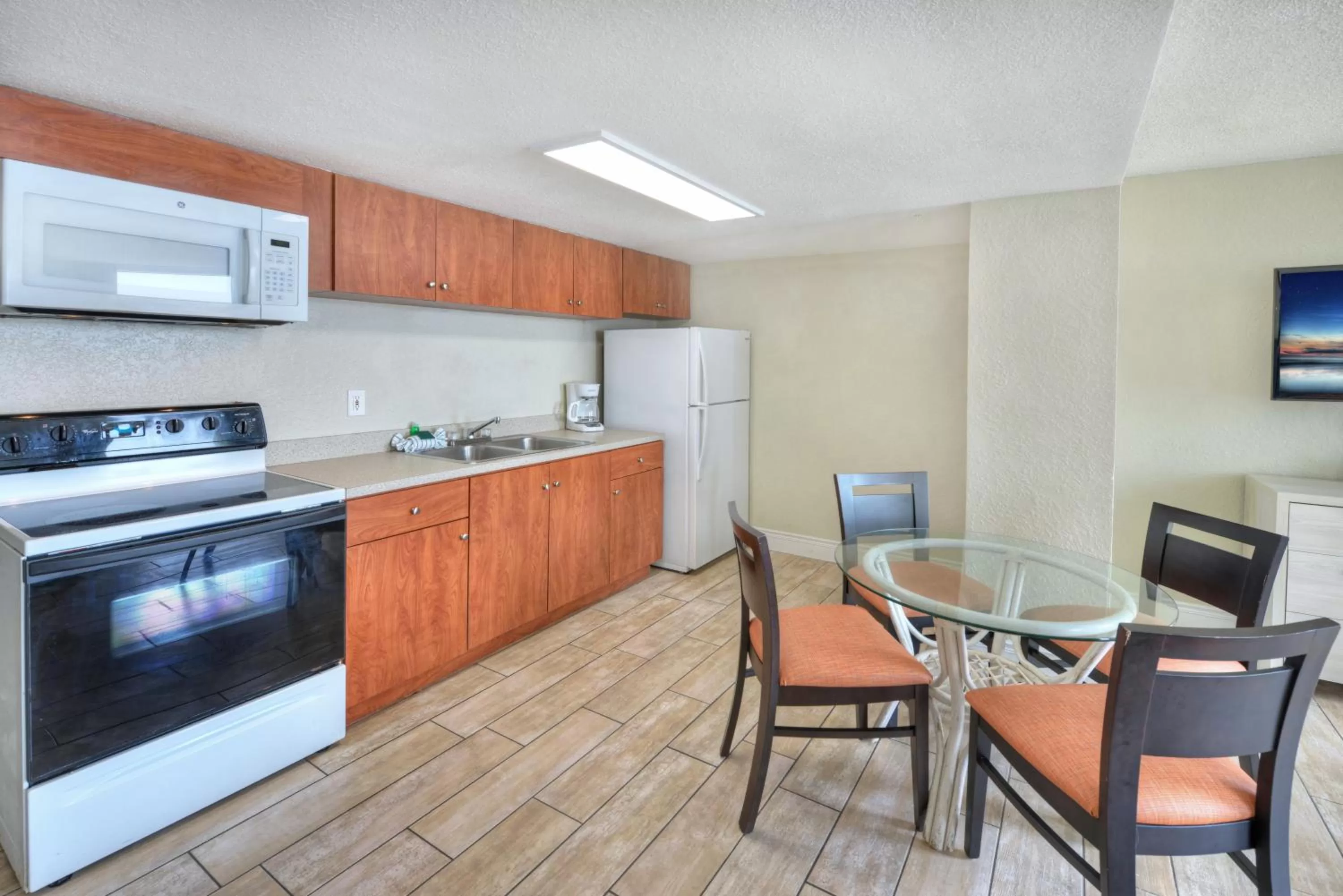 Kitchen or kitchenette in El Caribe Resort and Conference Center