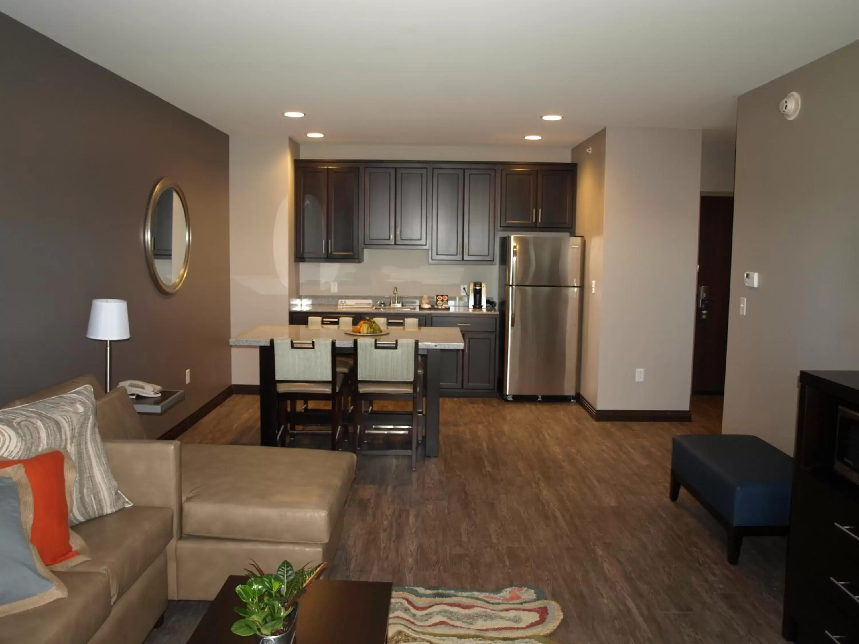 Kitchen/Kitchenette in Hotel at Batavia Downs