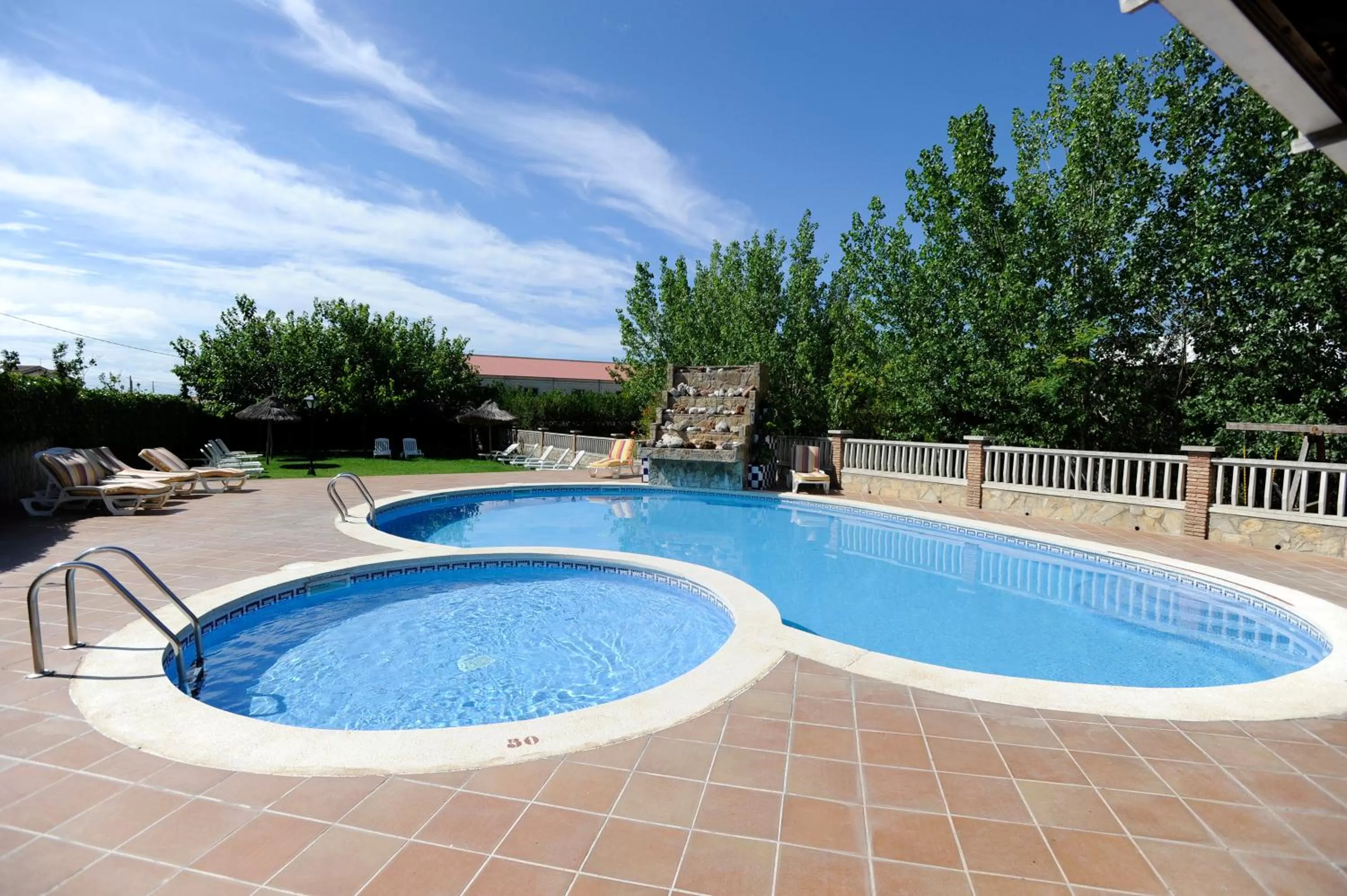 Swimming pool in Delta Hotel