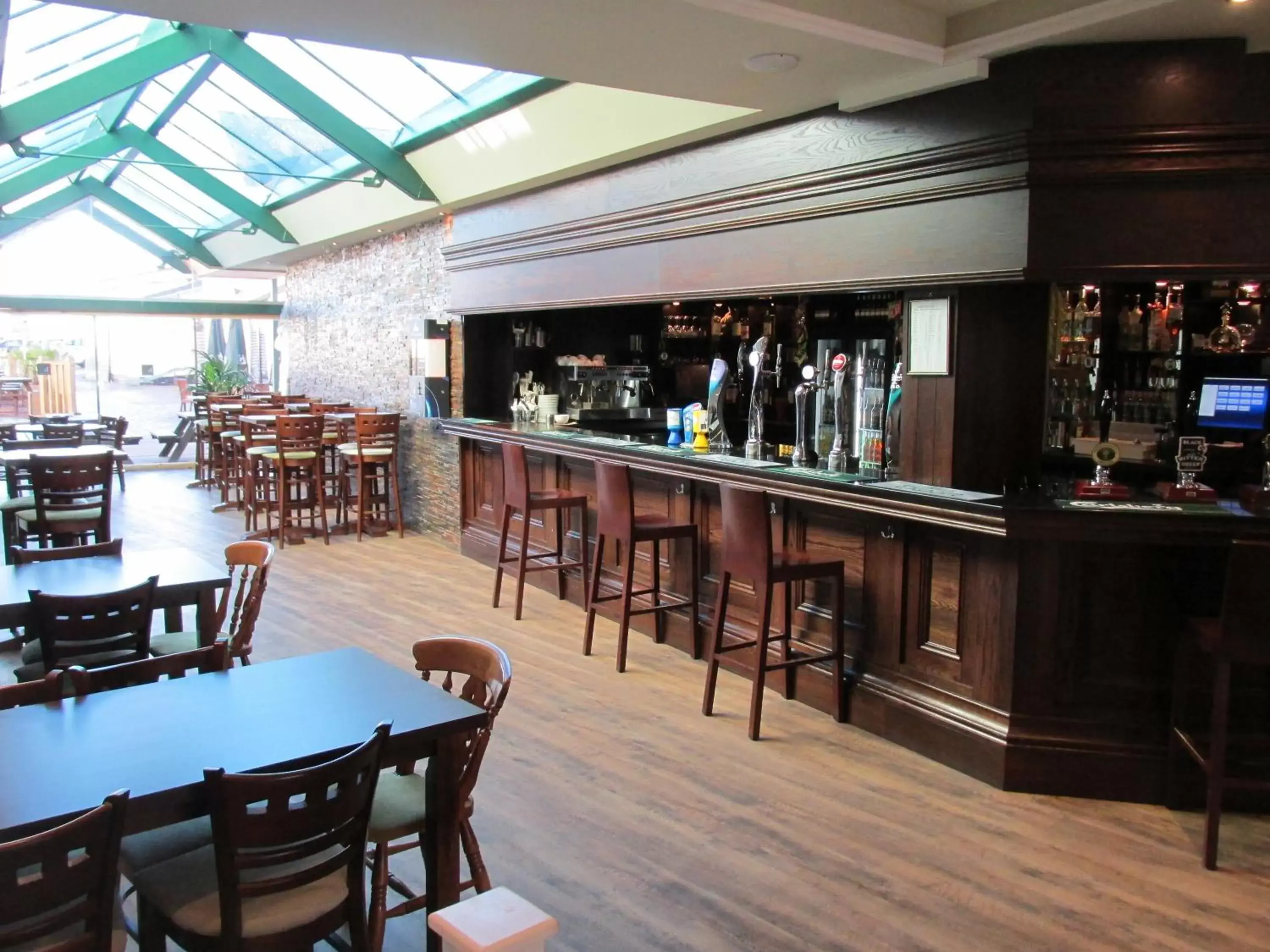 Lobby or reception, Lounge/Bar in The Harboro Hotel