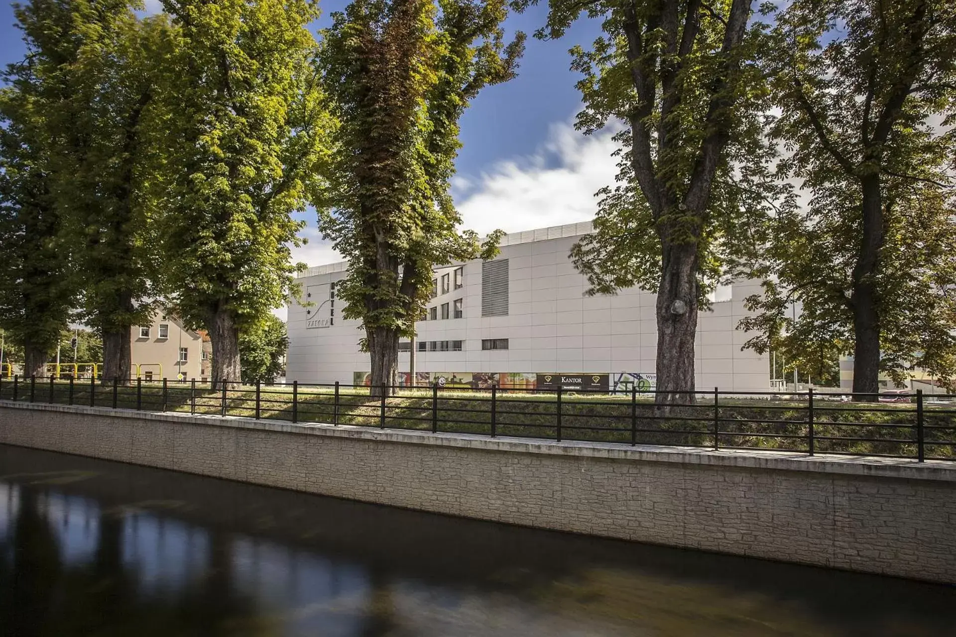 Property building in Hotel Zatoka Property building in Hotel Zatoka