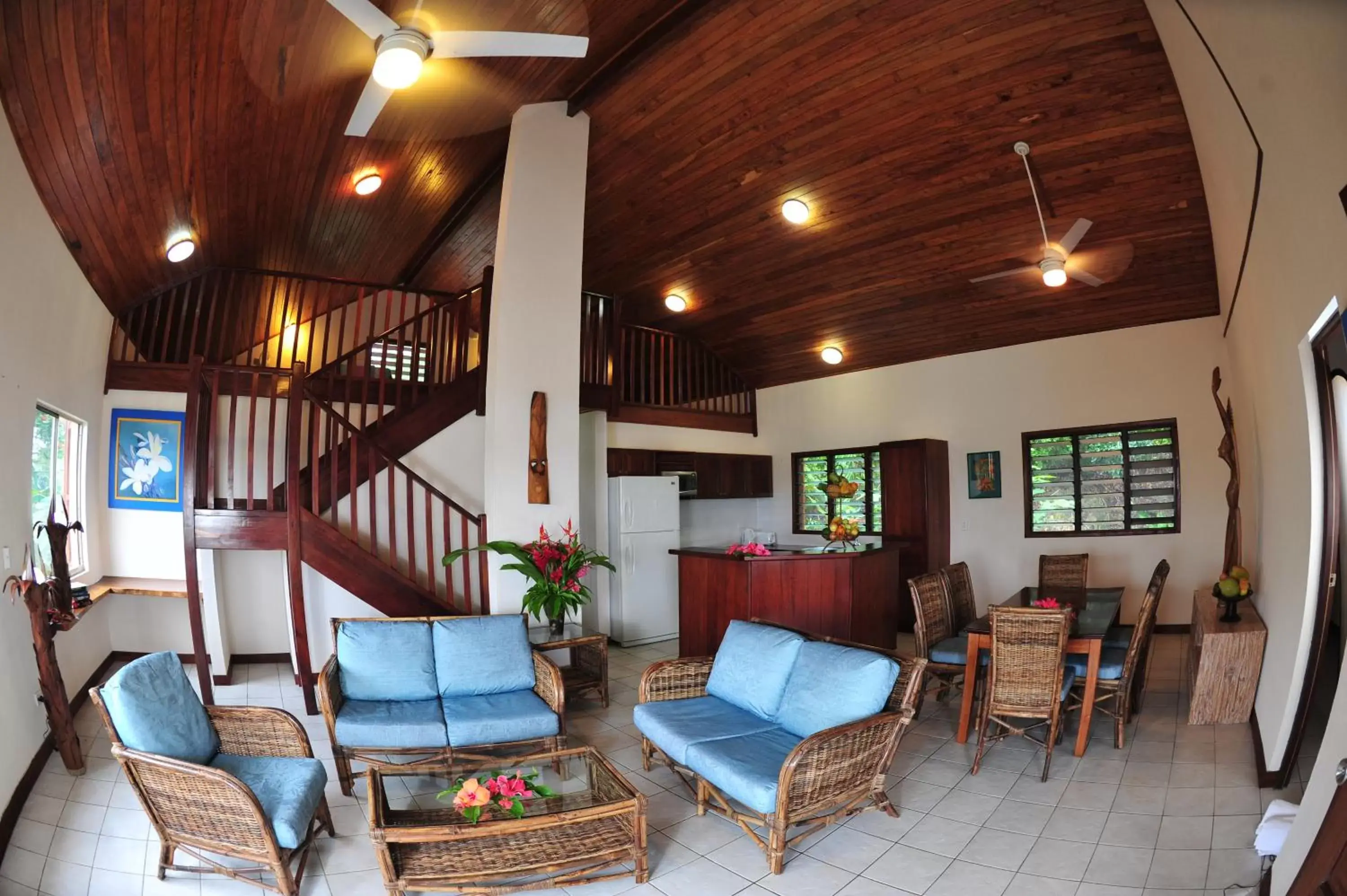 Dining area, Lobby/Reception in Poppy's on the Lagoon