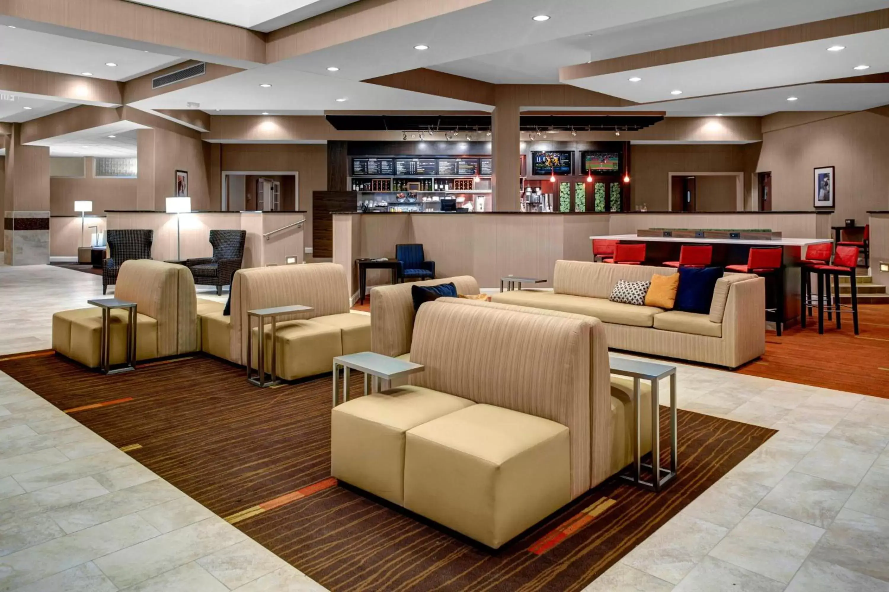 Lobby or reception, Lounge/Bar in Courtyard by Marriott St. Cloud