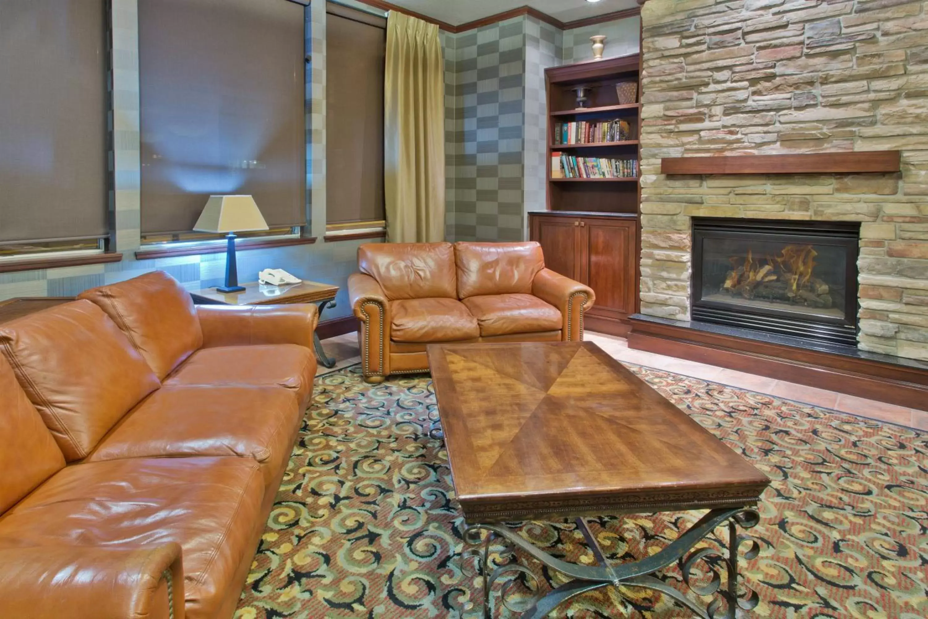 Lobby or reception, Seating Area in Holiday Inn Express Hotel & Suites Portland-Northwest Downtown, an IHG Hotel