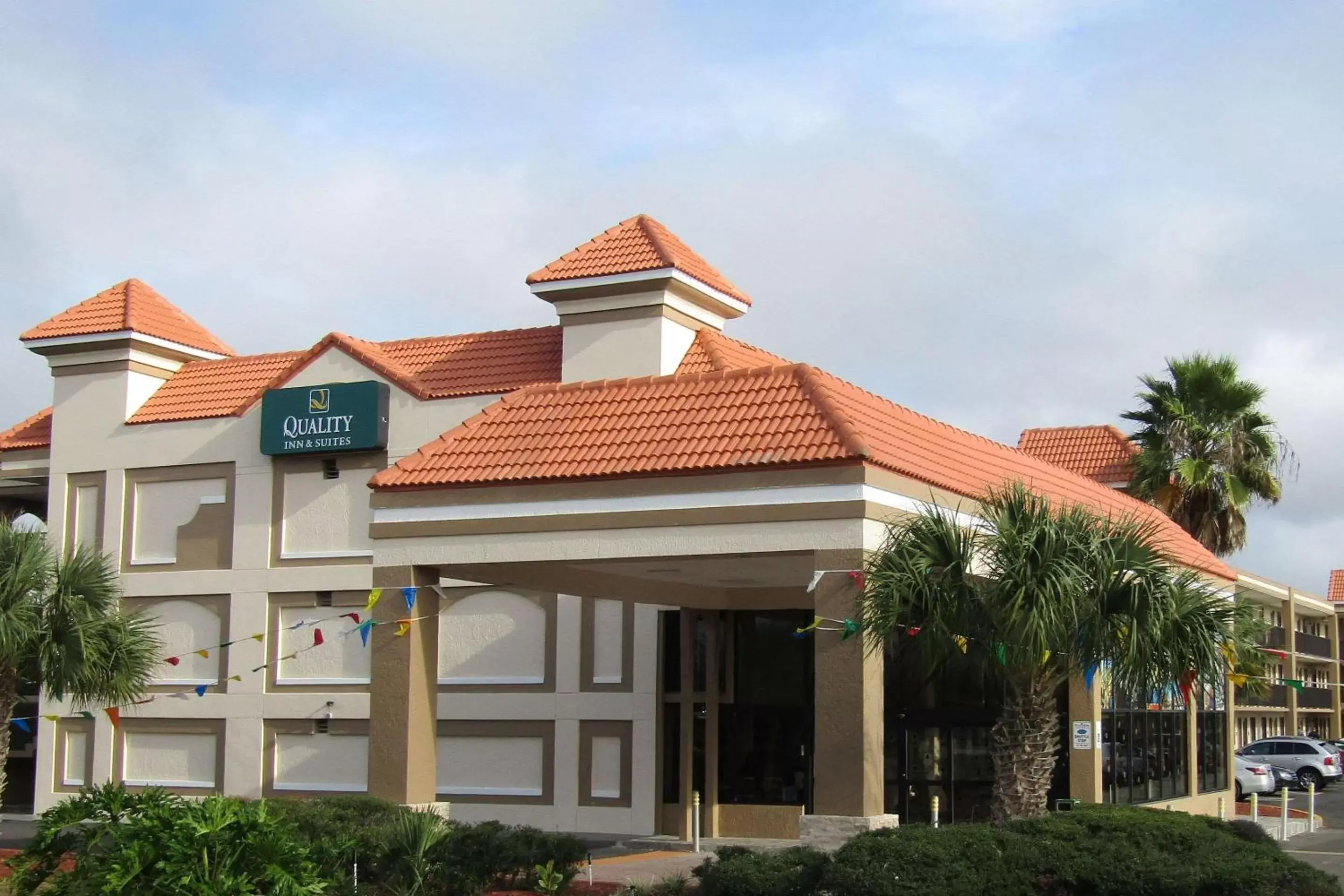 Property Building in Quality Inn & Suites By The Lake