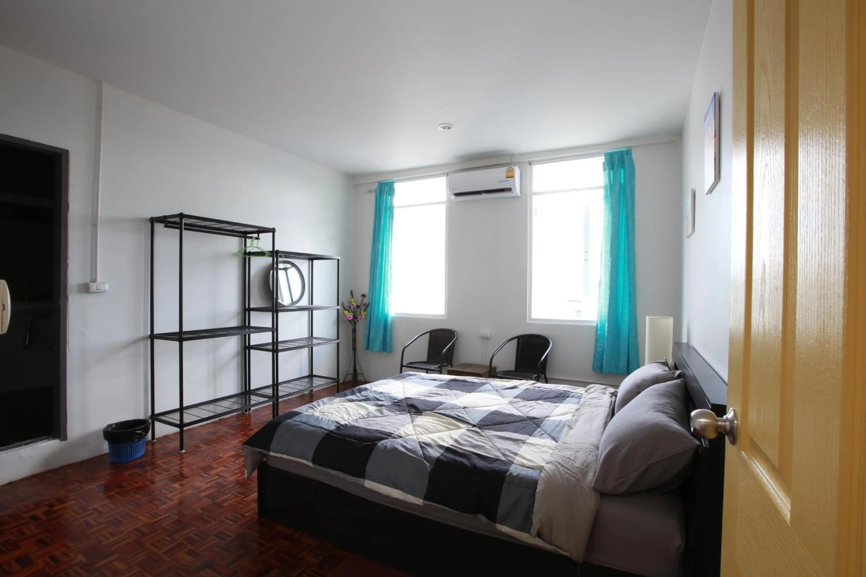 Bedroom, Bed in Zee Thai Hostel