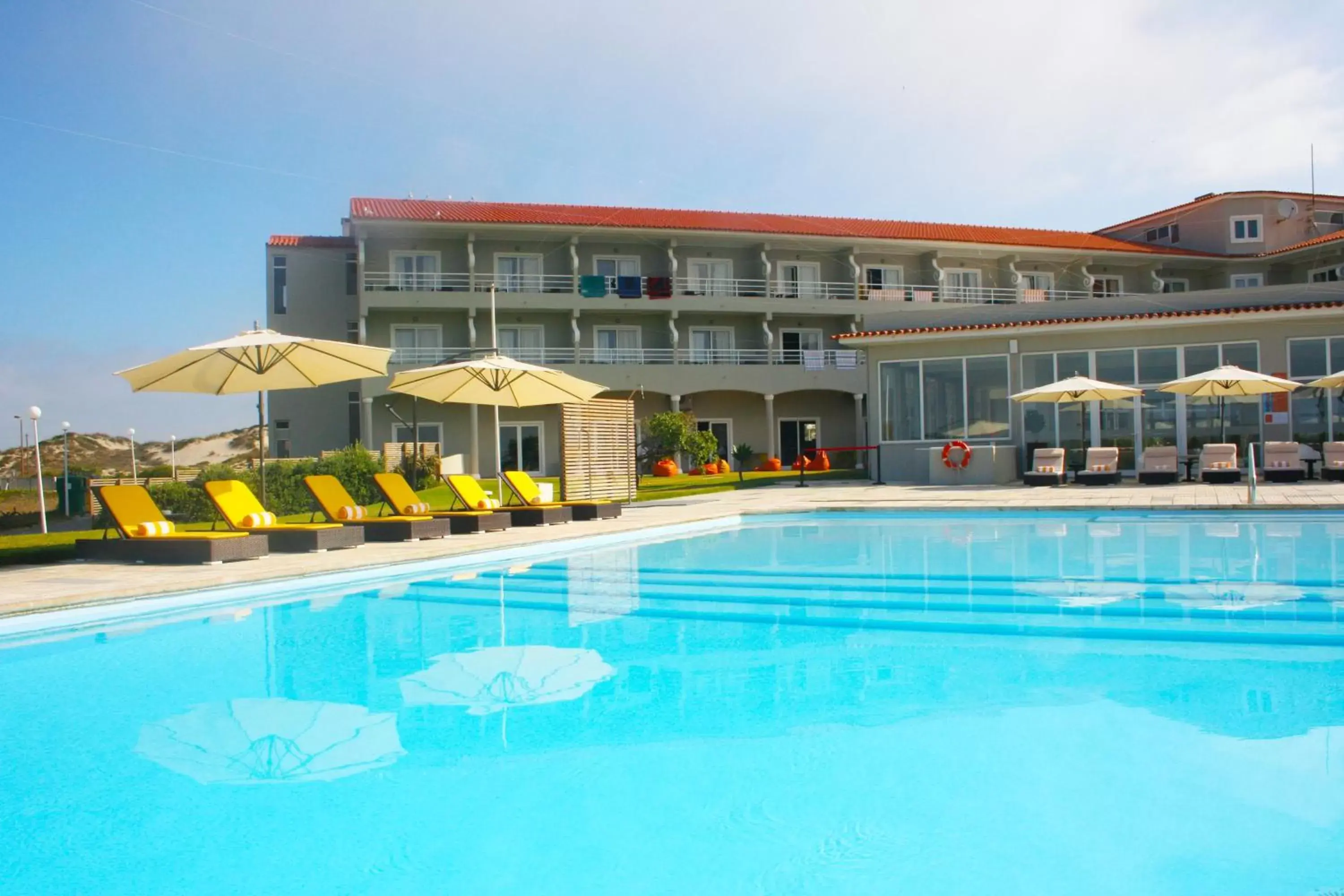 Pool view, Property Building in Star inn Peniche