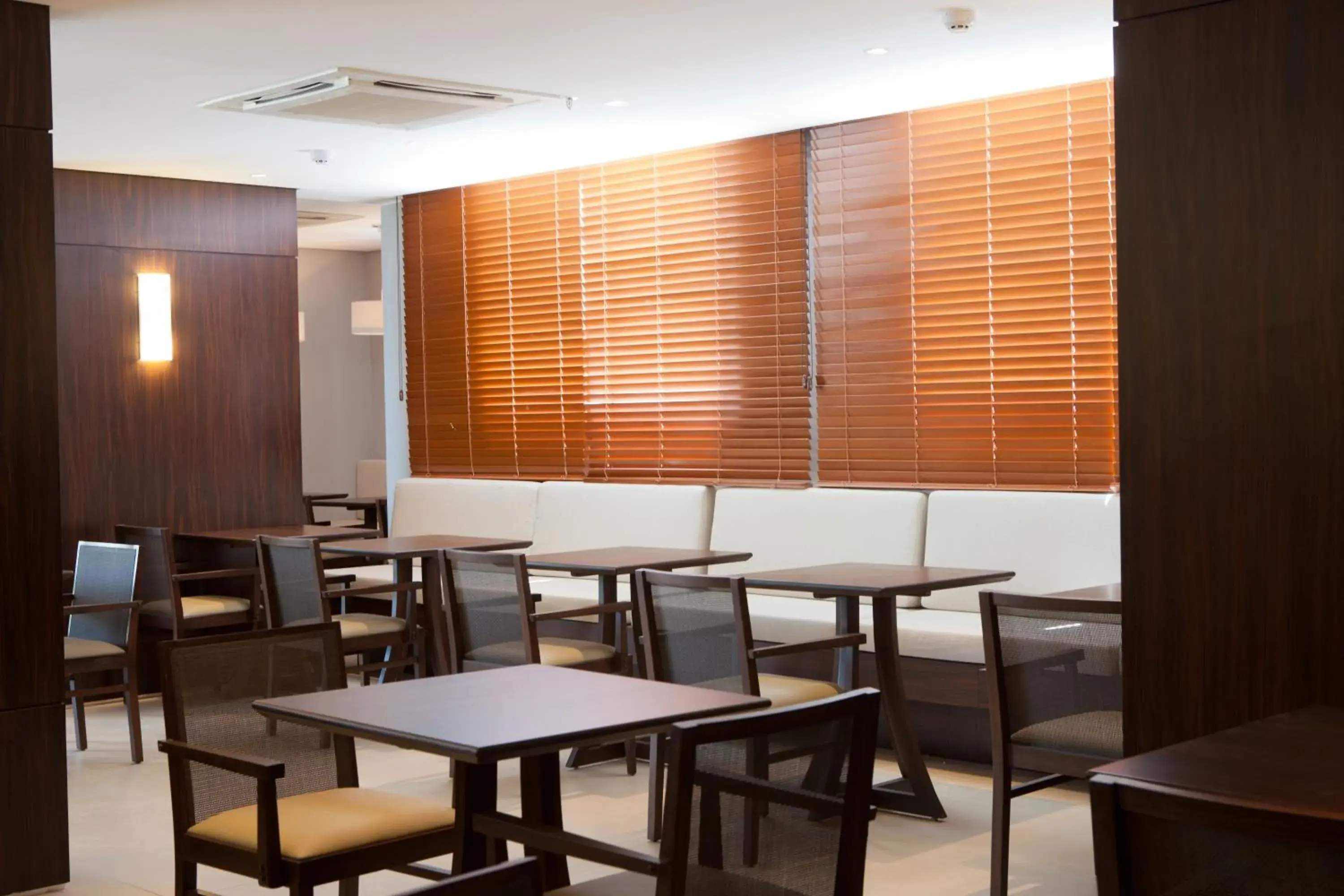 Restaurant/Places to Eat in Intercity Brasilia Led Aguas Claras