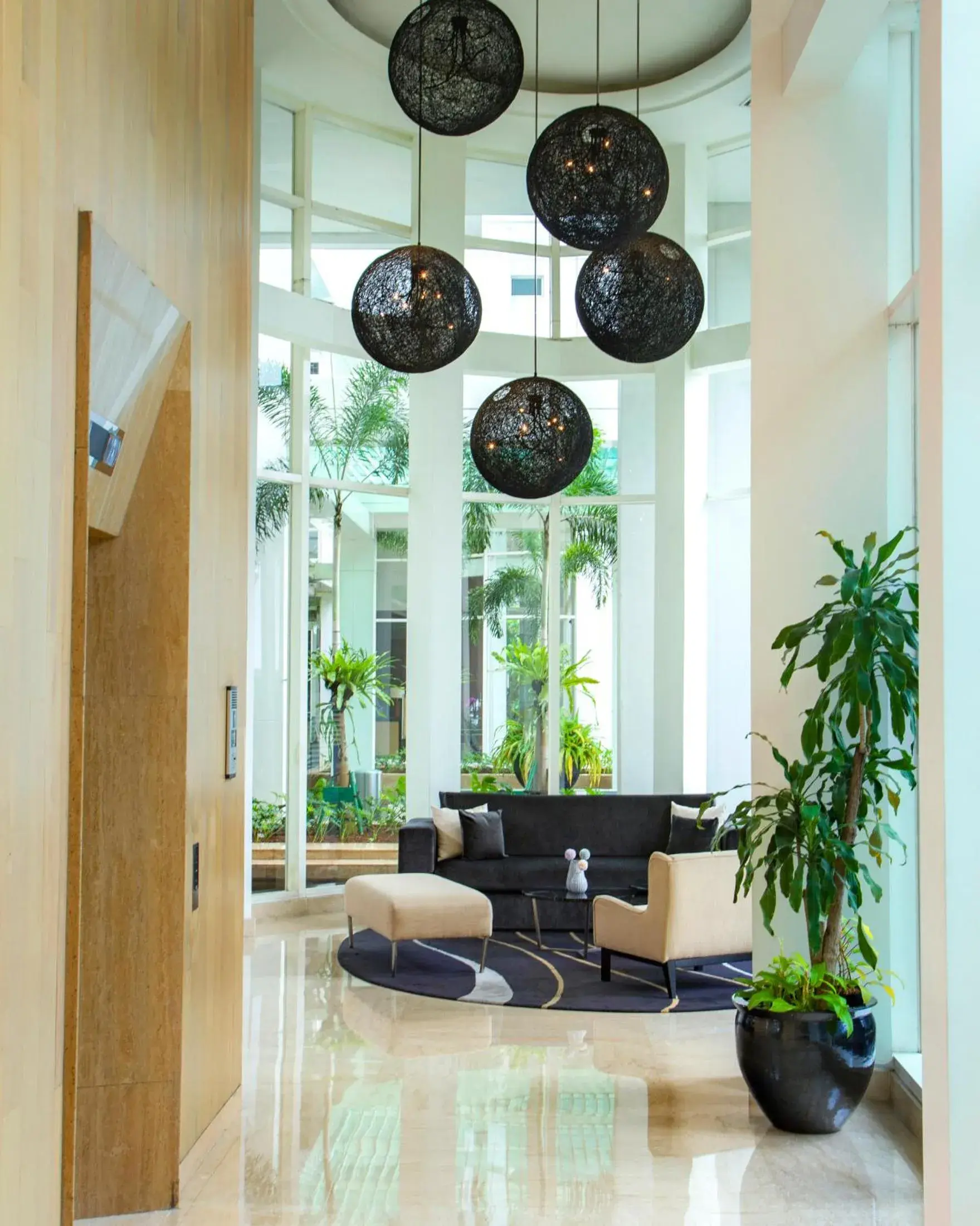 Property building, Lobby/Reception in Fraser Residence Sudirman, Jakarta