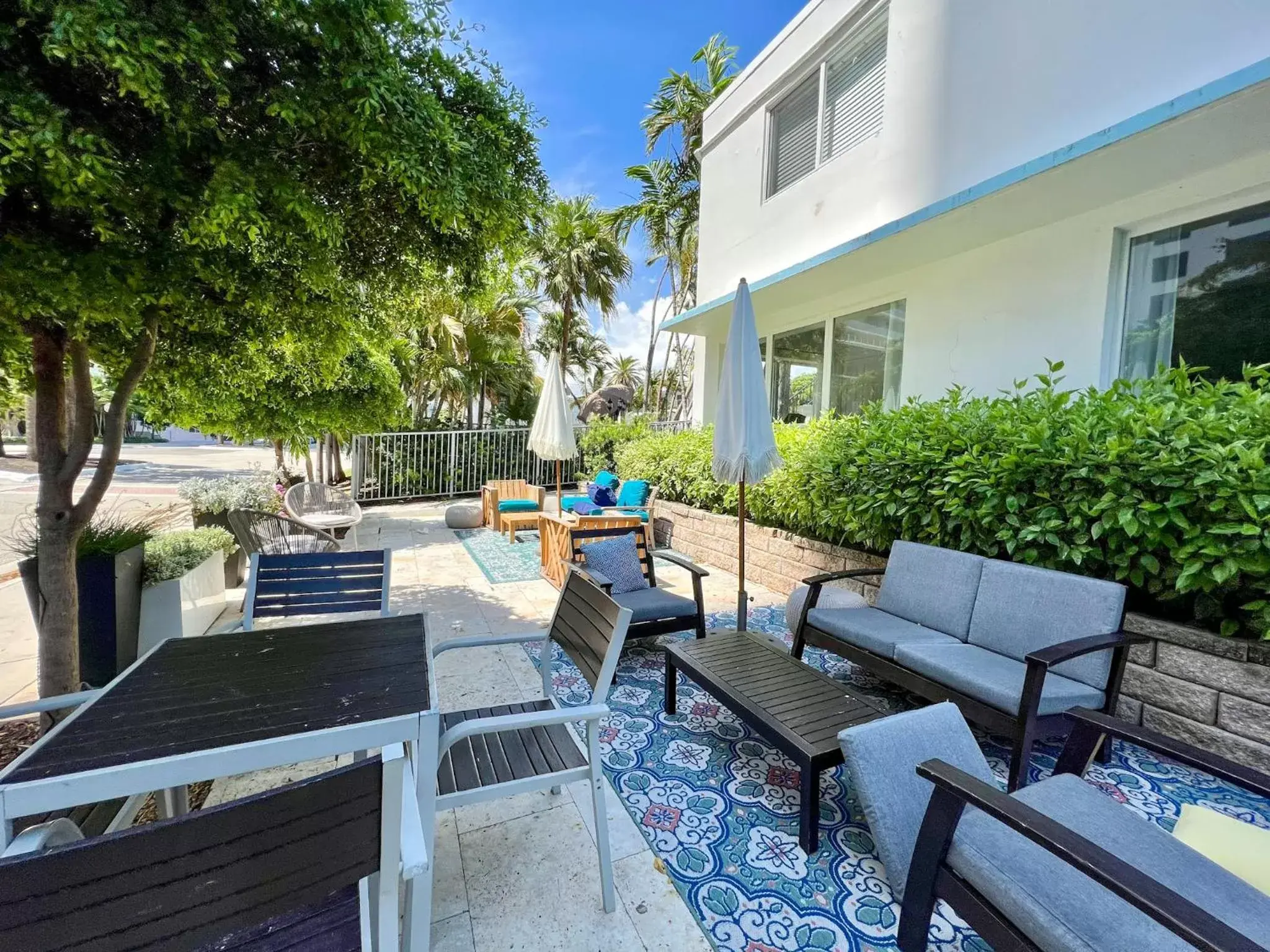 Seating area, Swimming Pool in North Beach Hotel