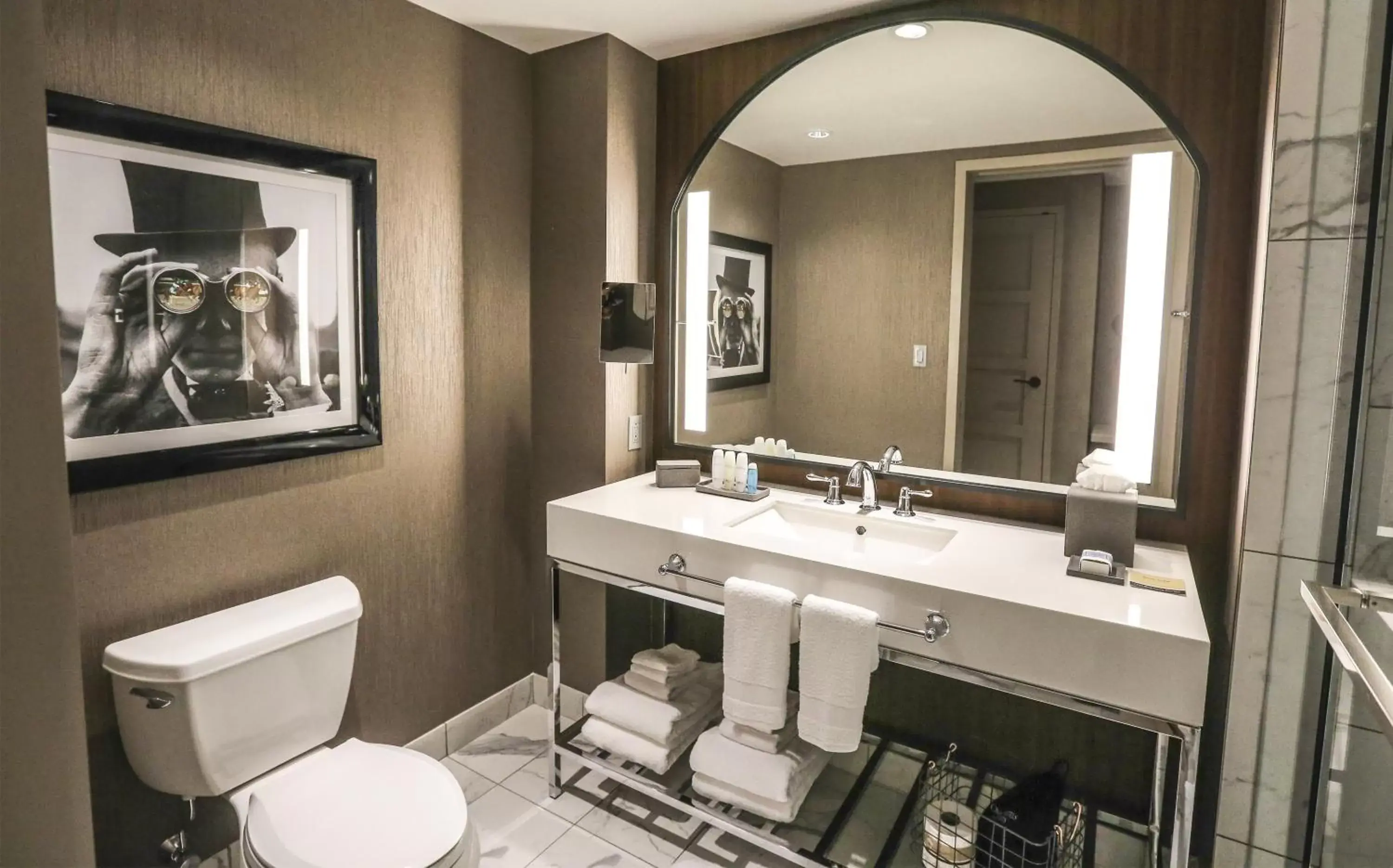 Bathroom in Omni Louisville Hotel