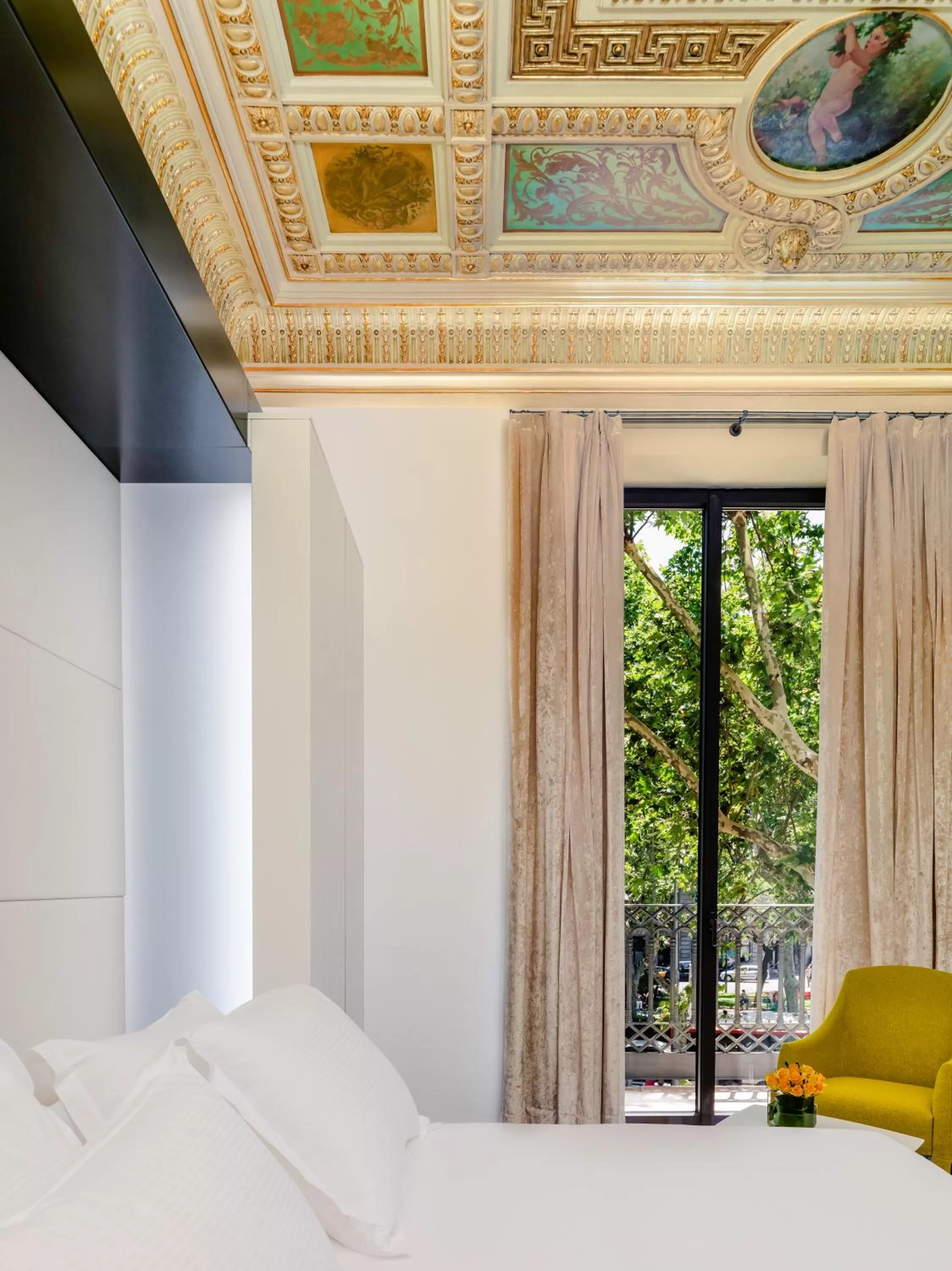 Bed in H10 Urquinaona Plaza