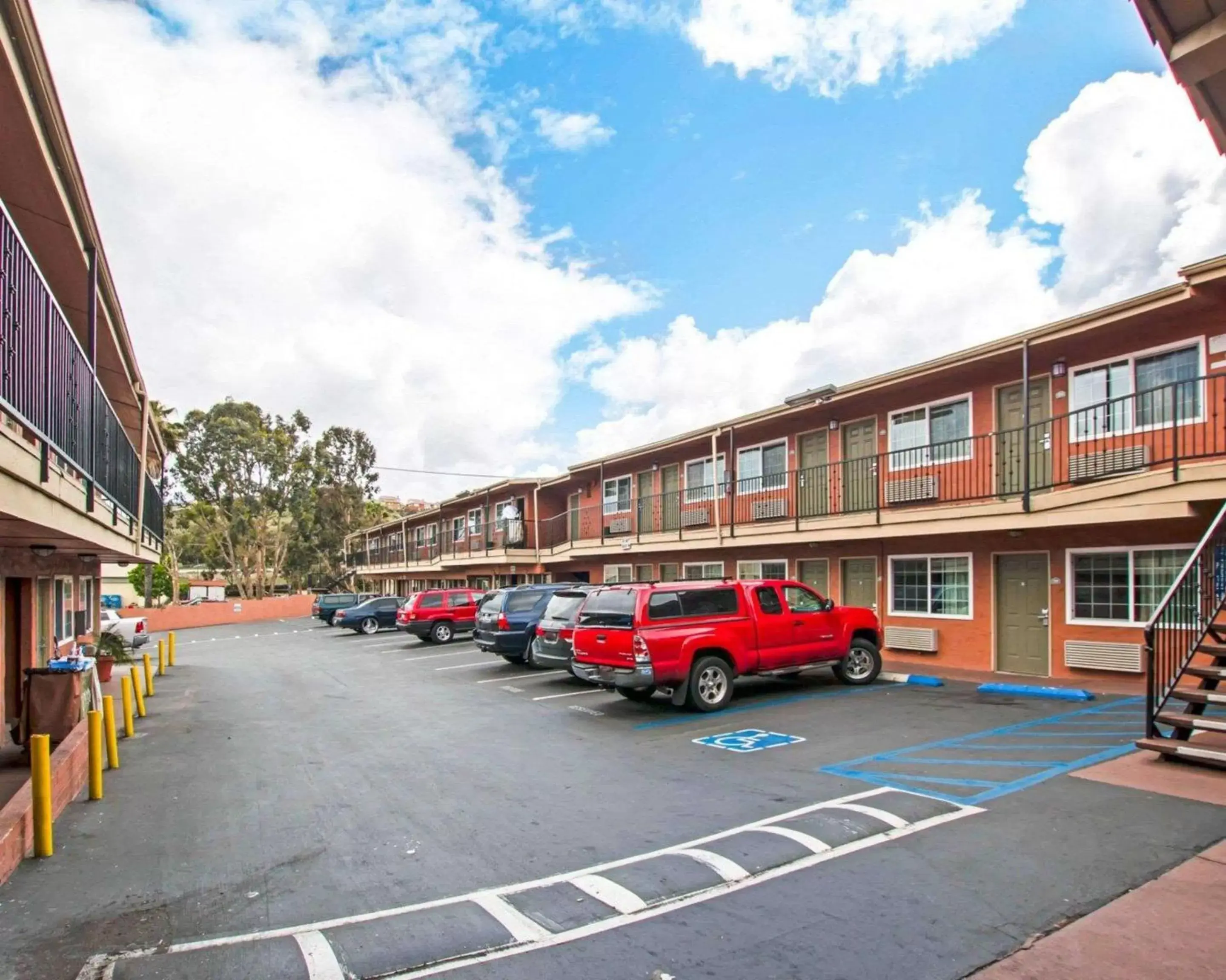 Property Building in Rodeway Inn Lemon Grove San Diego East