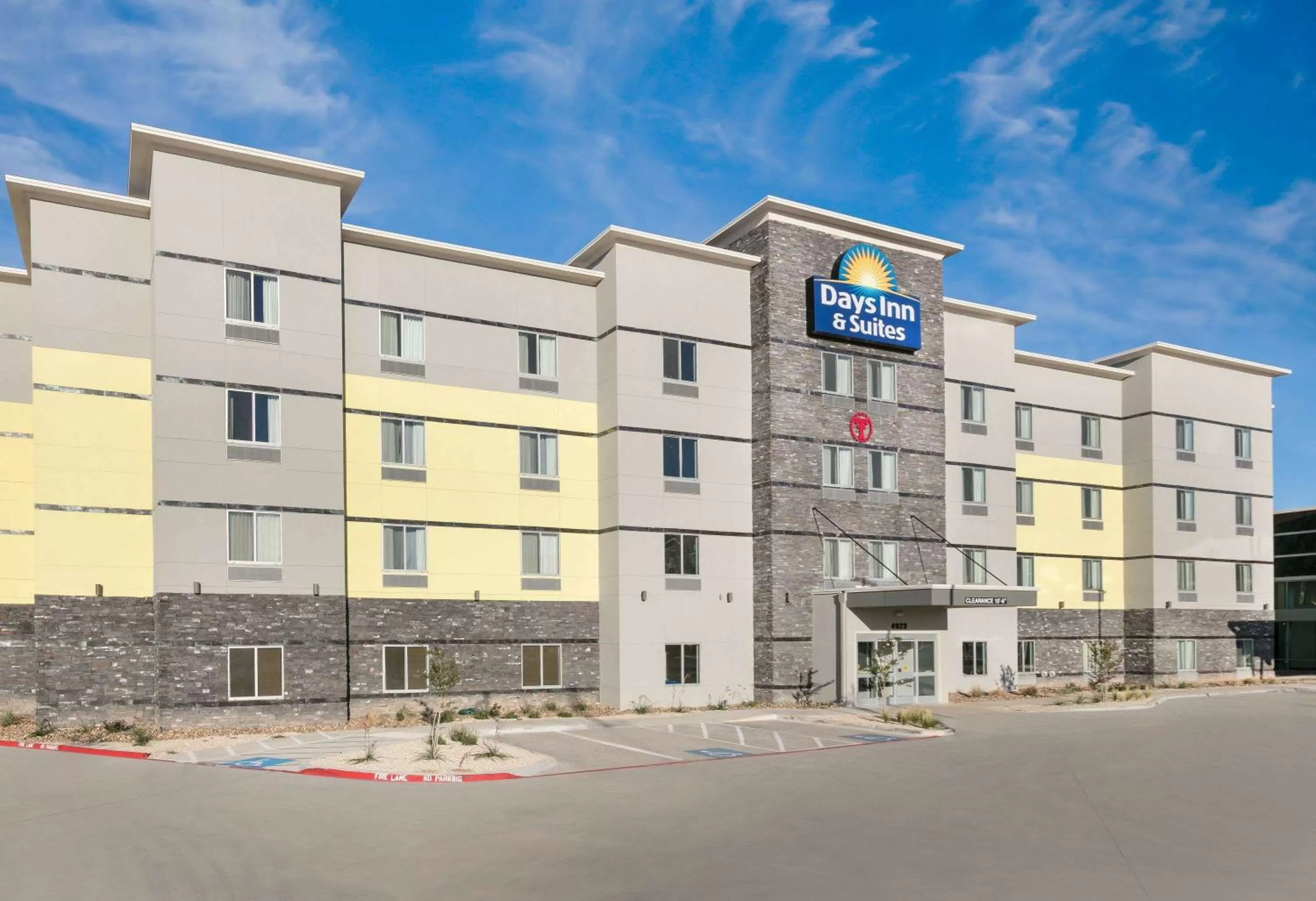 Days Inn & Suites by Wyndham Lubbock Medical Center