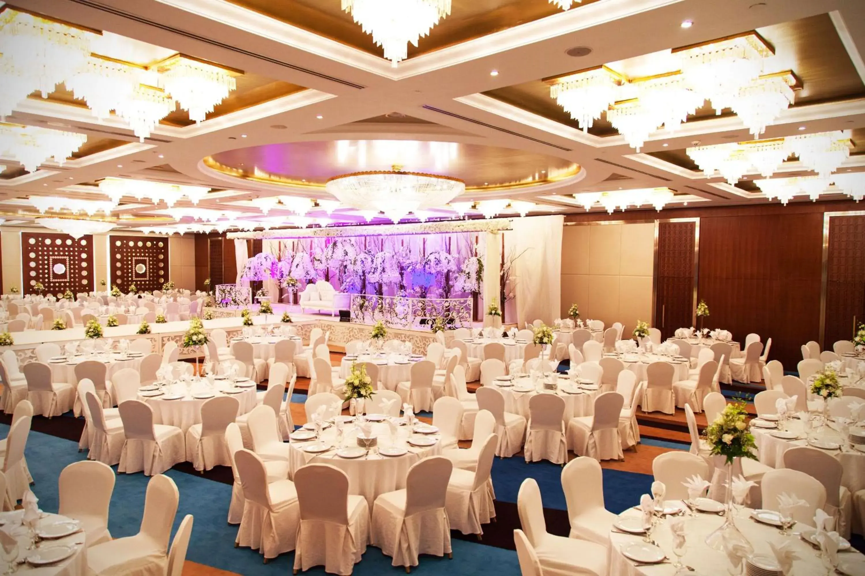 wedding, Banquet Facilities in Radisson Blu Hotel, Dubai Deira Creek