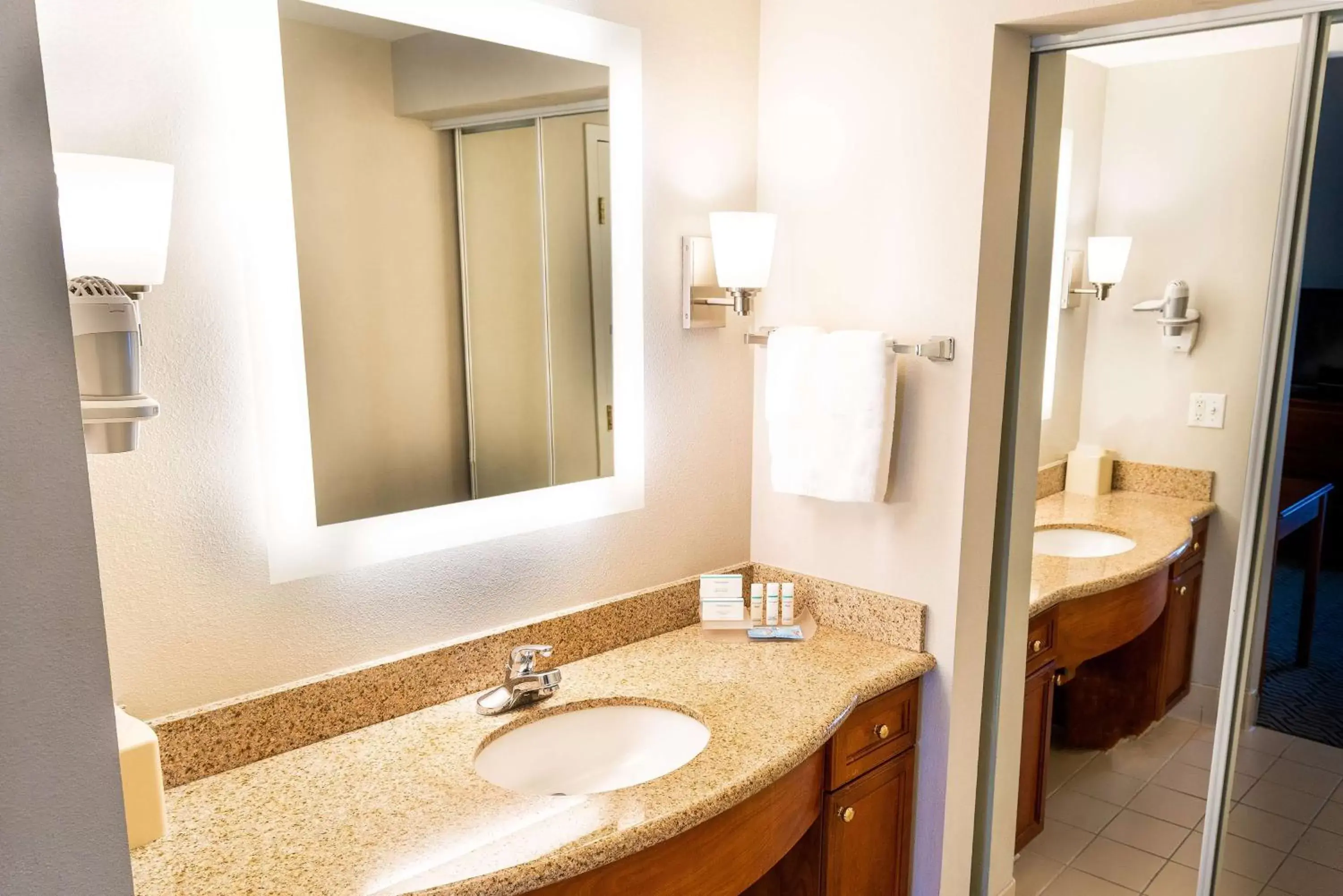 Bathroom in Homewood Suites by Hilton Ontario Rancho Cucamonga