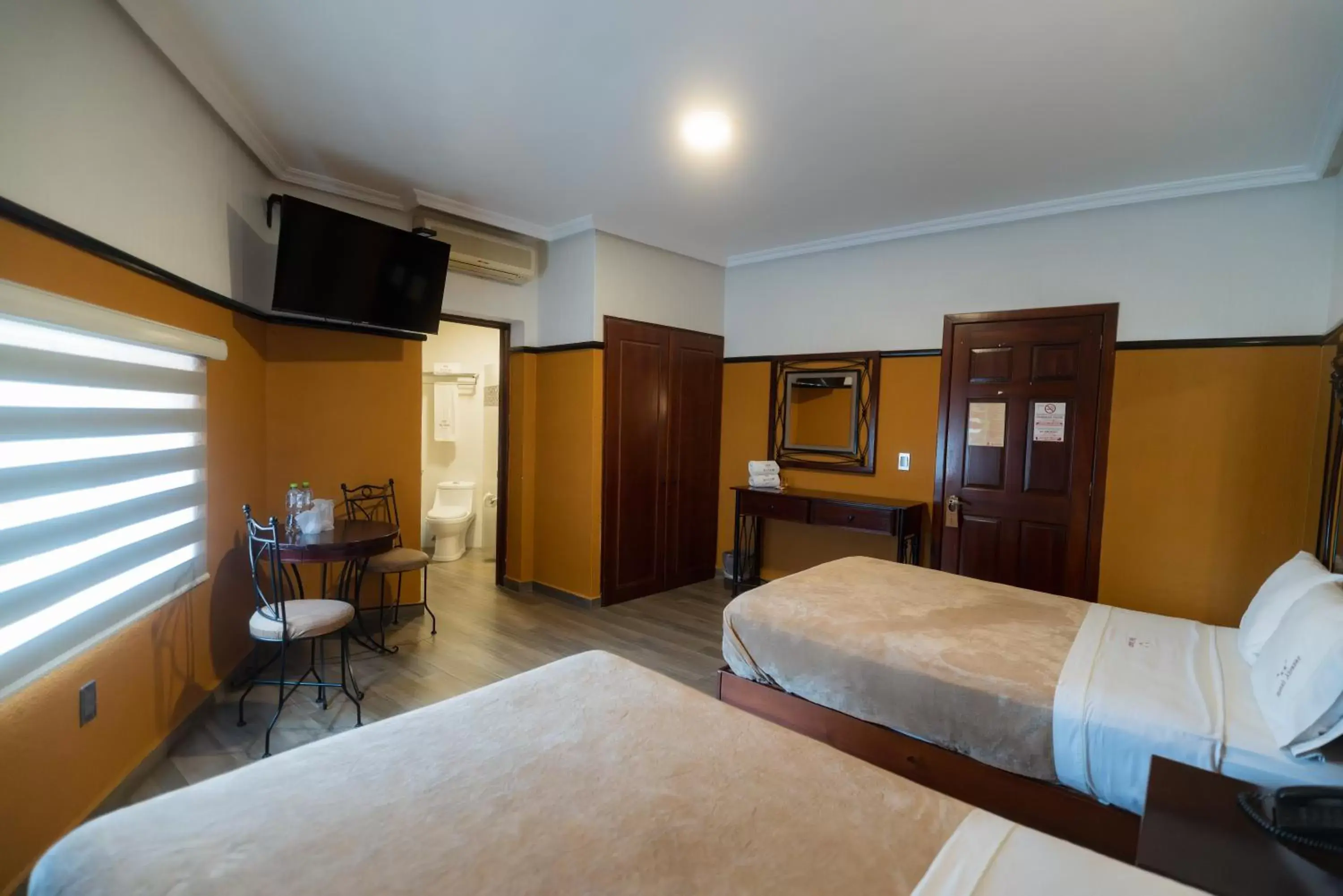 Bedroom, Bed in Hotel Alcazar - Guadalajara Centro Historico Bedroom, Bed in Hotel Alcazar - Guadalajara Centro Historico