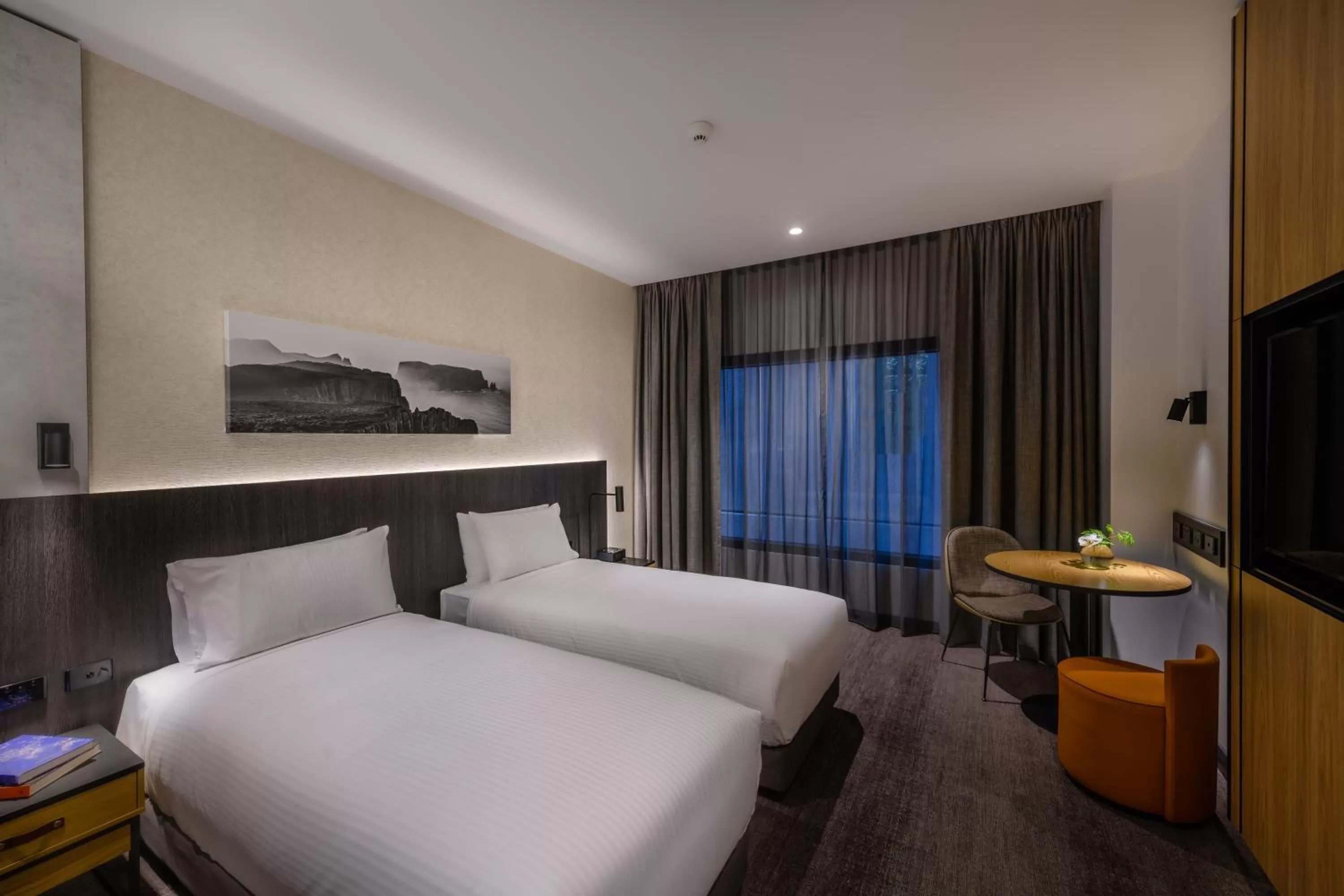 Bedroom, Bed in Mövenpick Hotel Hobart