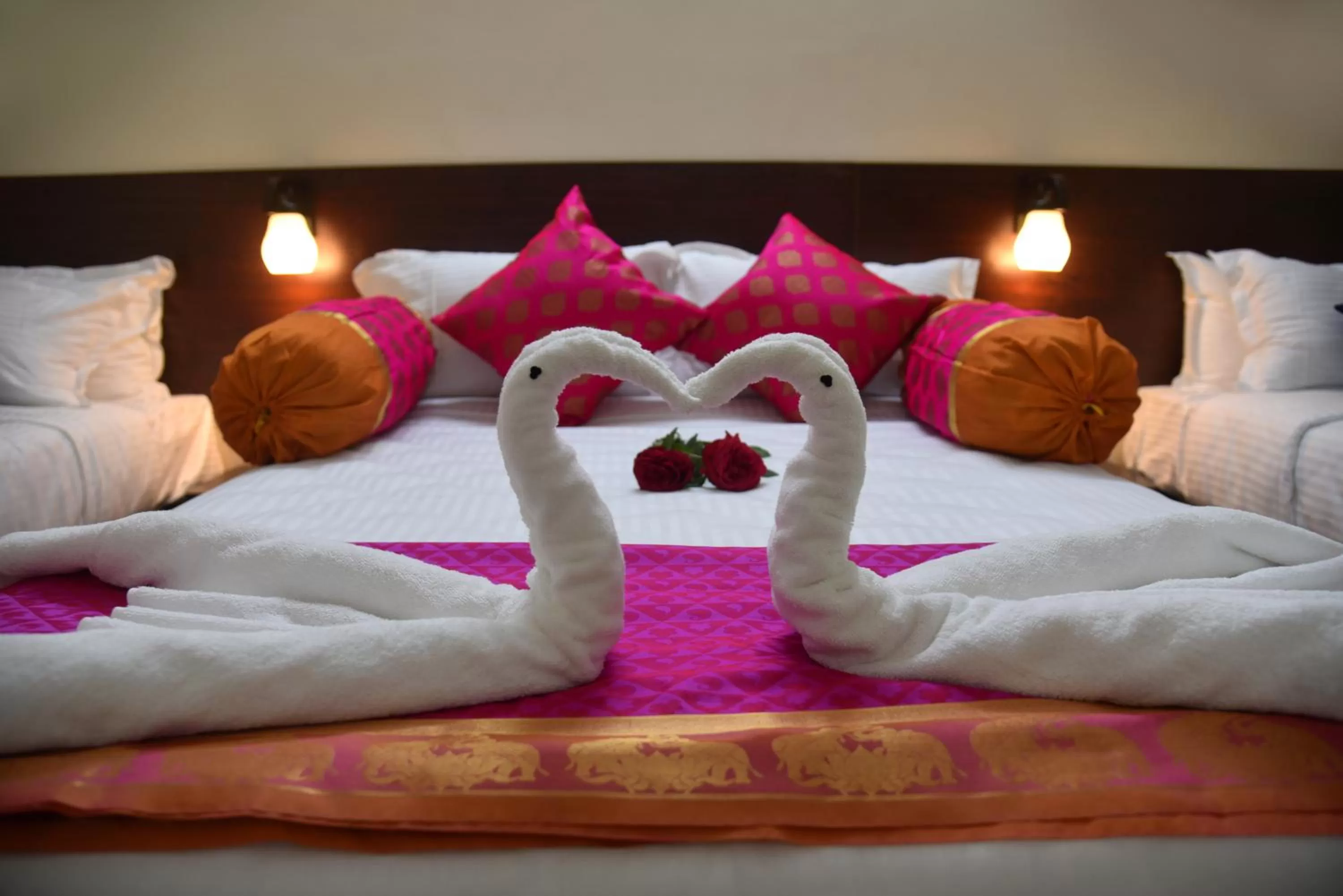 Bed in Kumbakonam Inn Hotels - Kumbakonam Inn Stay