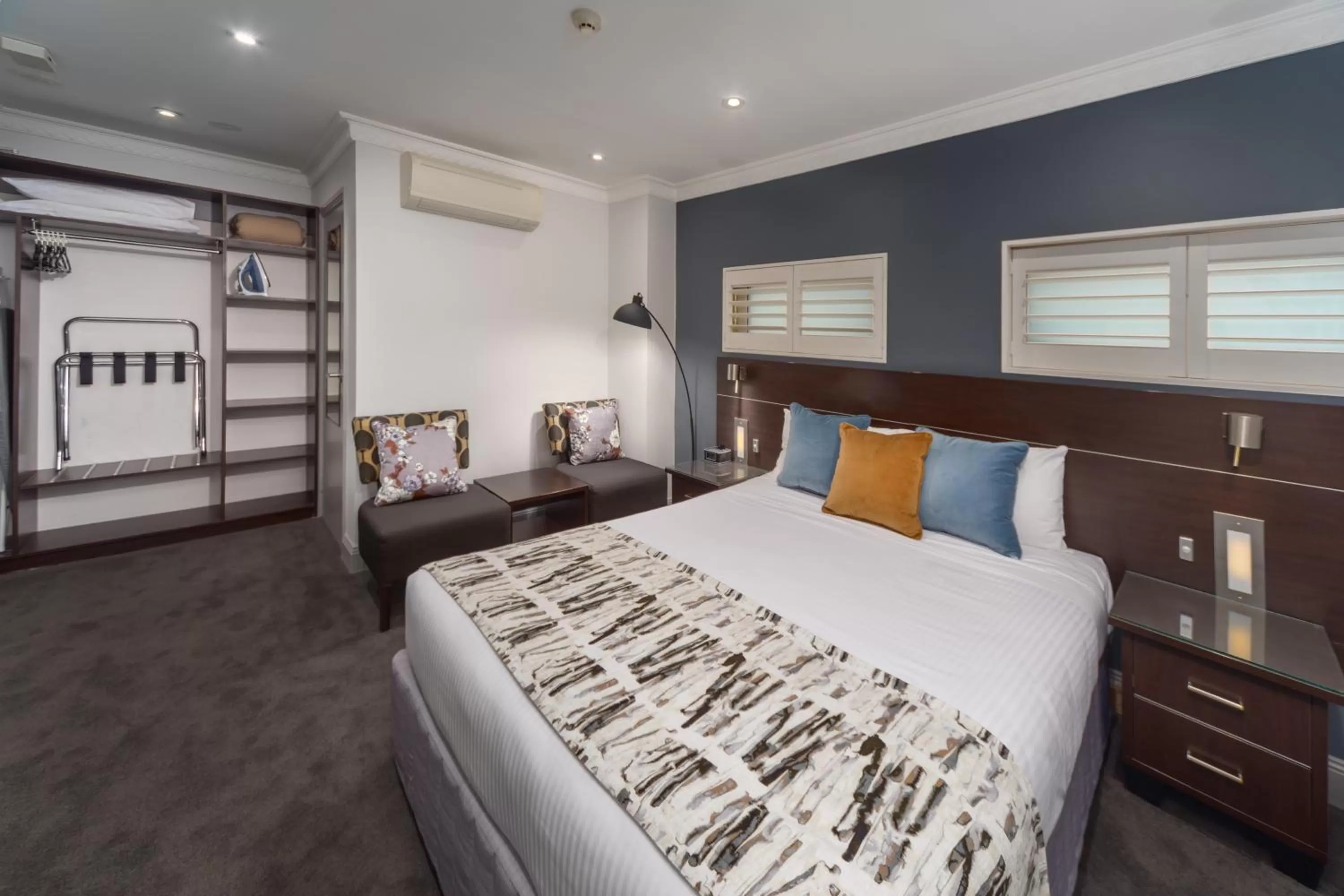 Bed in Hyde Park Inn