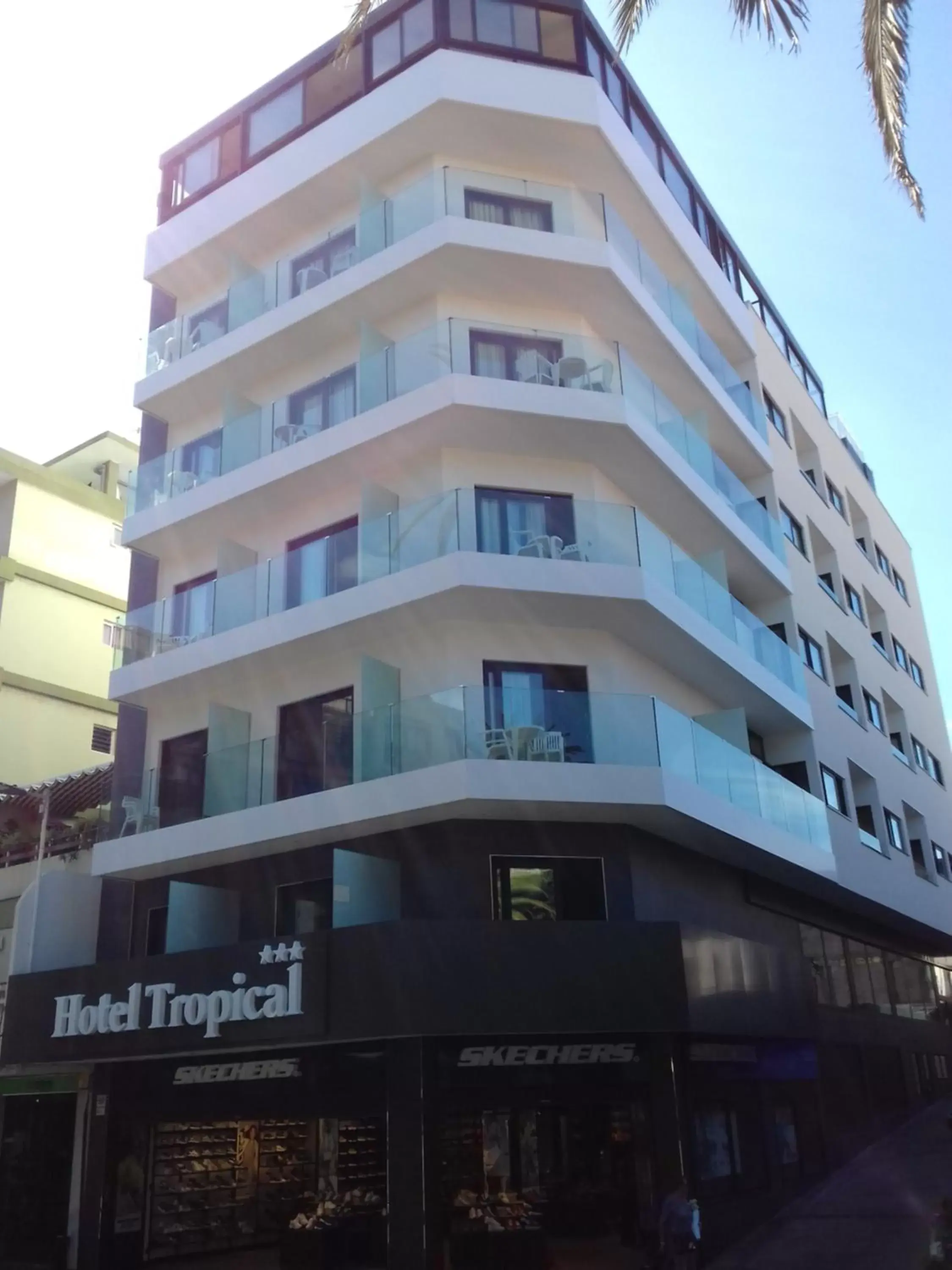 Facade/entrance, Property Building in Hotel Tropical