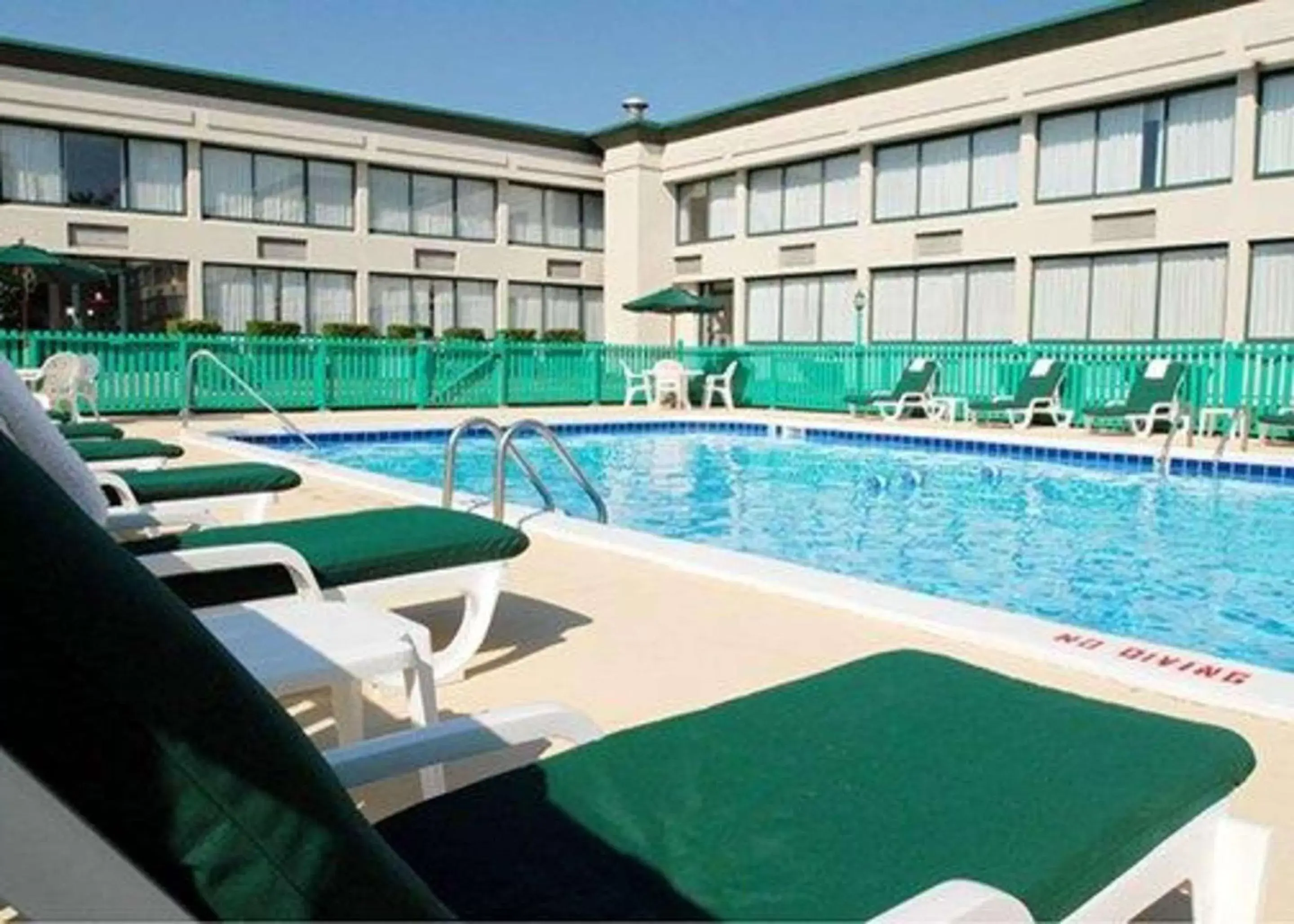 On site, Swimming Pool in Quality Inn Beckley