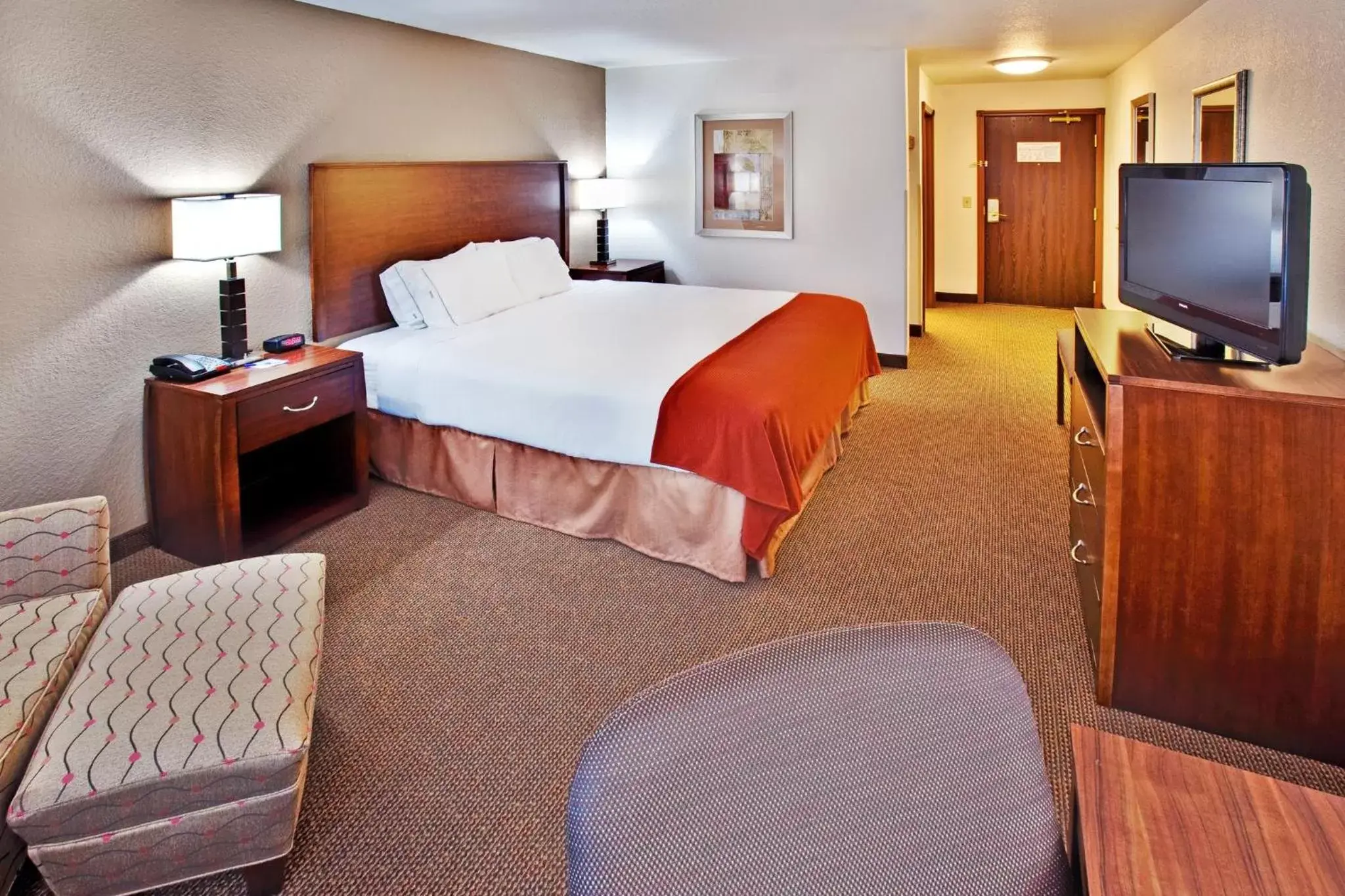 Photo of the whole room, Bed in Holiday Inn Express Hotel & Suites - Dubuque West, an IHG Hotel