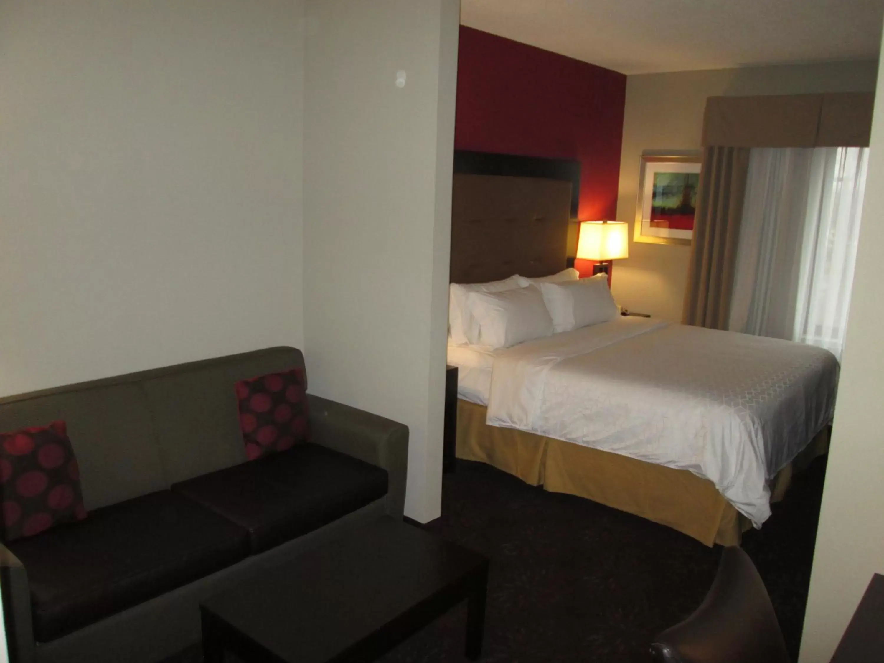 Photo of the whole room, Bed in Holiday Inn Express Cloverdale - Greencastle, an IHG Hotel