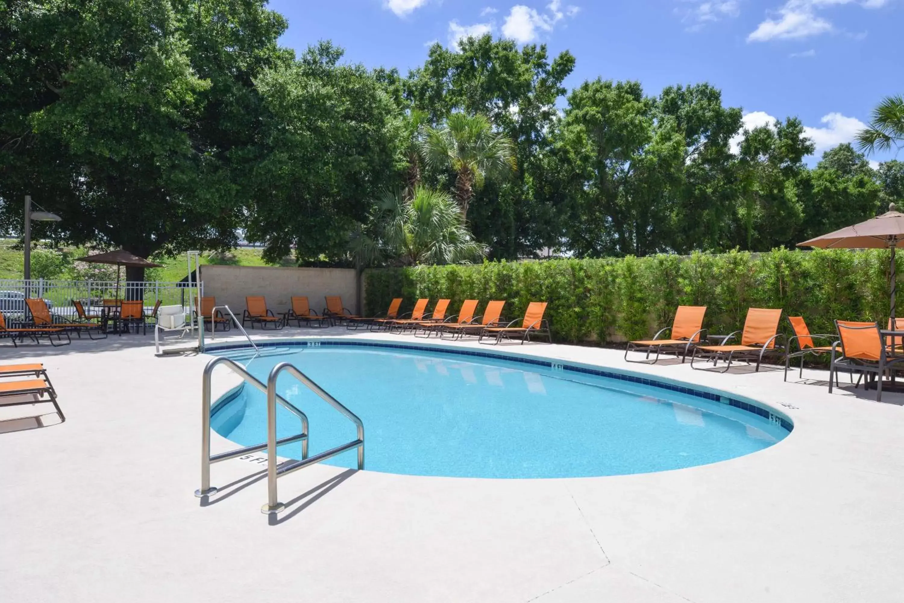 Pool view, Swimming Pool in Hampton Inn & Suites - Ocala