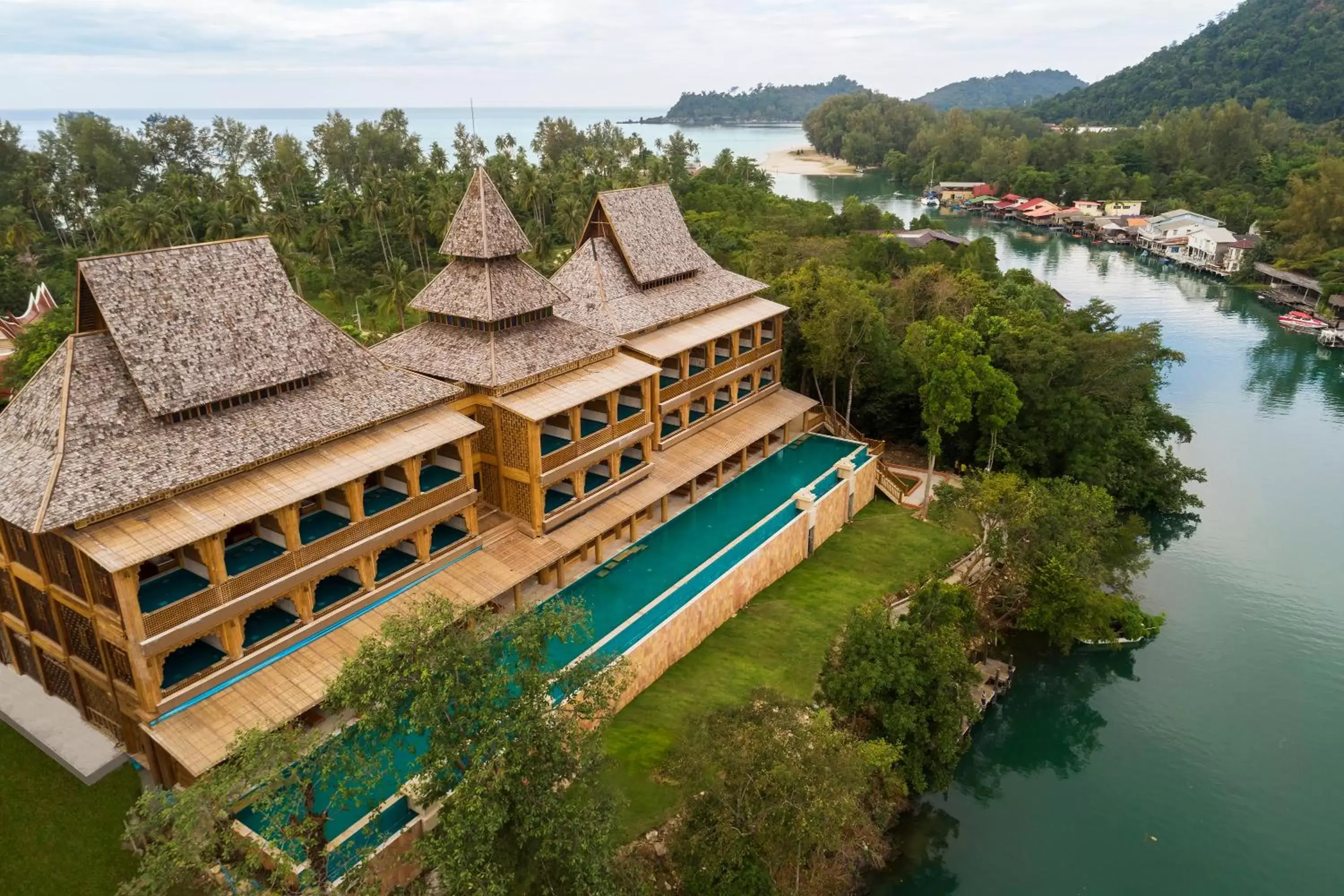 Restaurant/places to eat, Bird's-eye View in Santhiya Tree Koh Chang Resort