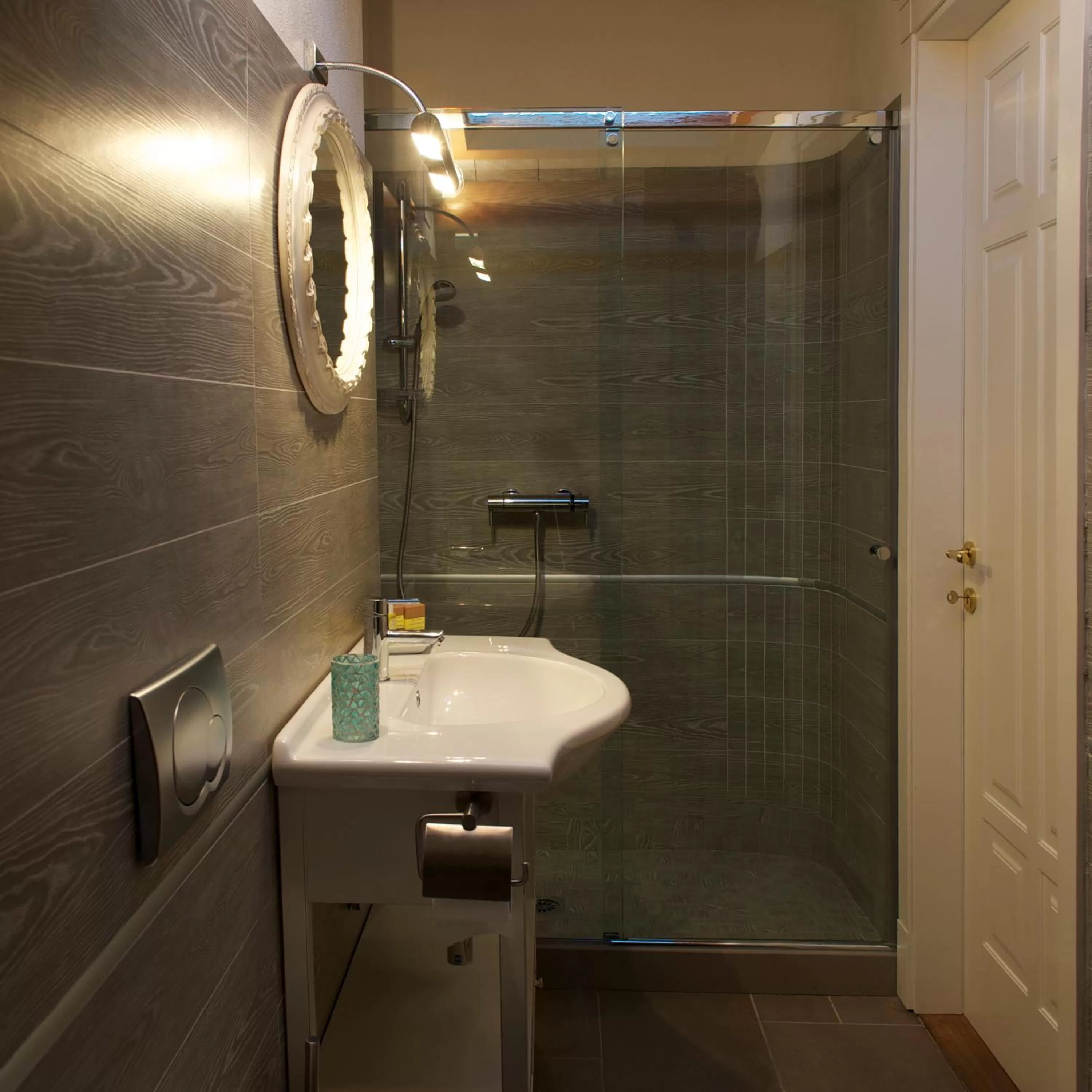 Bathroom in M Club De Luxe B&B