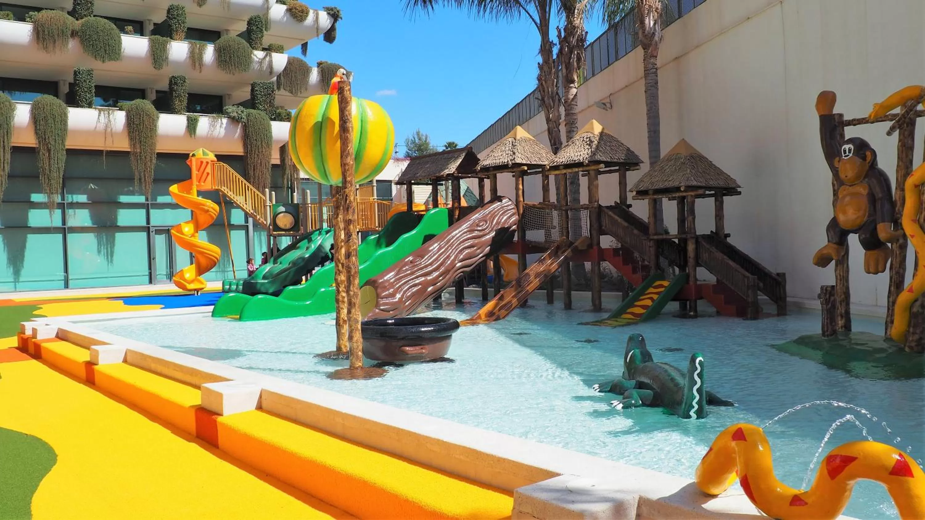 Aqua park in Hotel Deloix 4* Sup