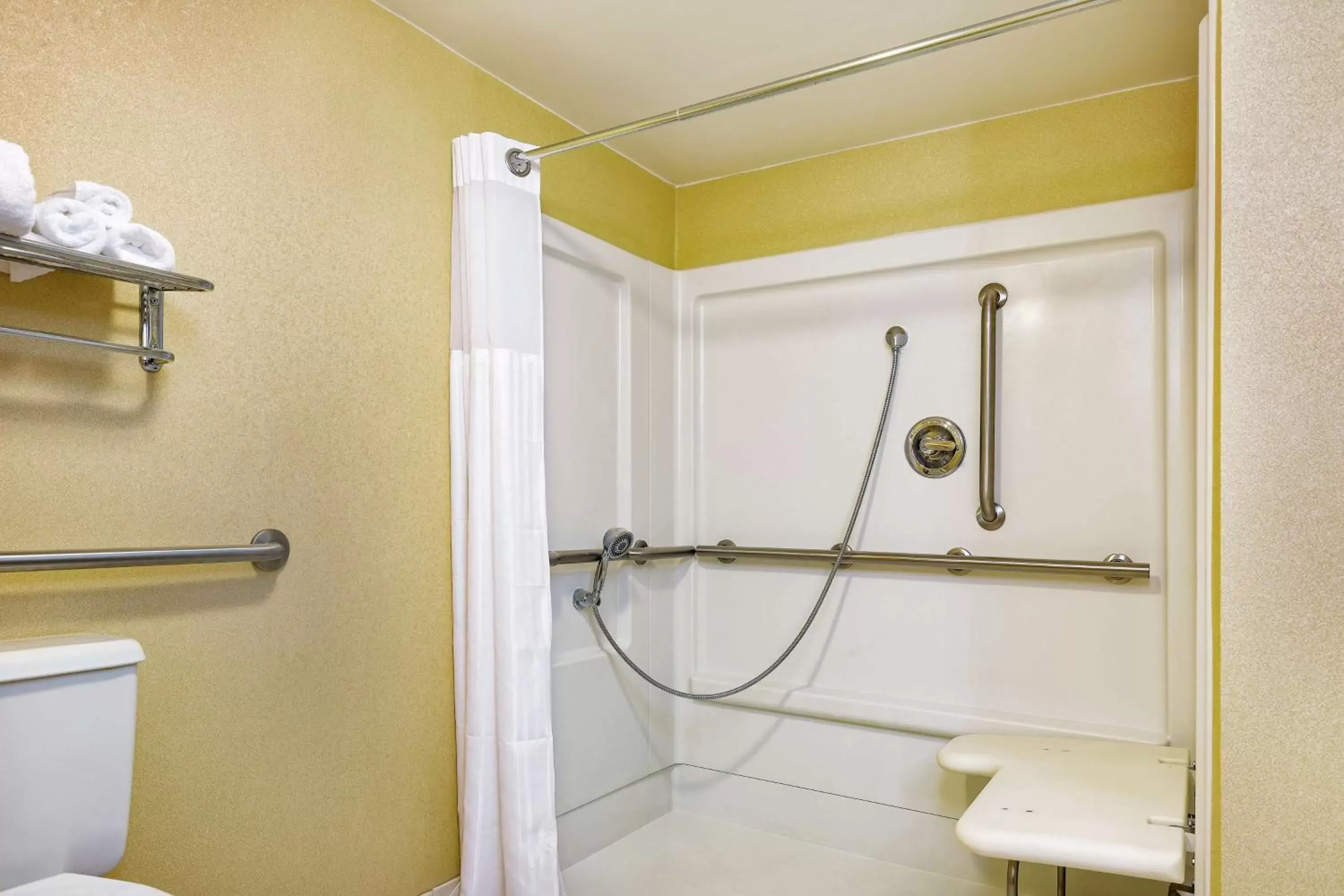 Bathroom in DoubleTree by Hilton Johnson City Bathroom in DoubleTree by Hilton Johnson City