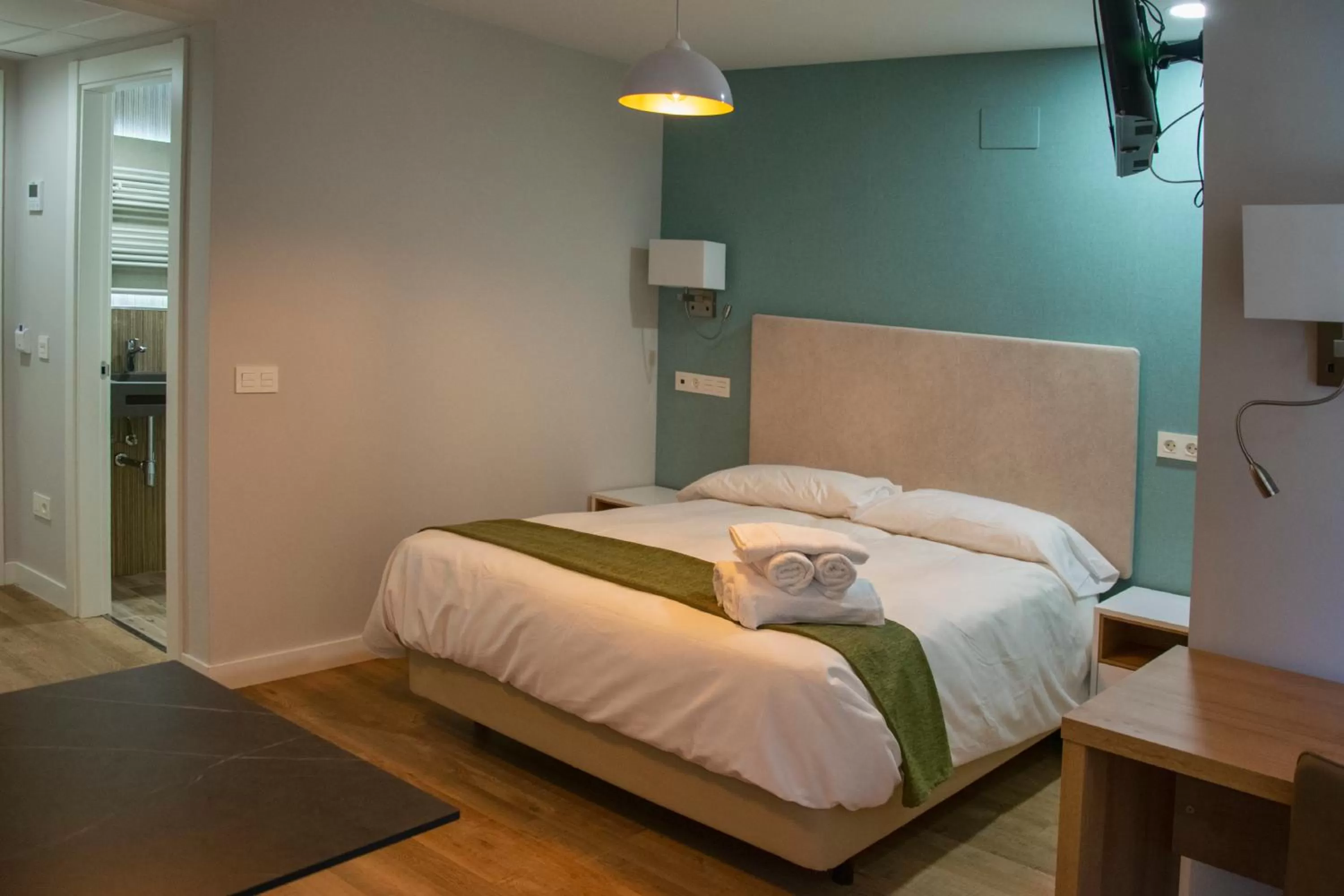 Photo of the whole room in Aparthotel Essenzia de Castilla