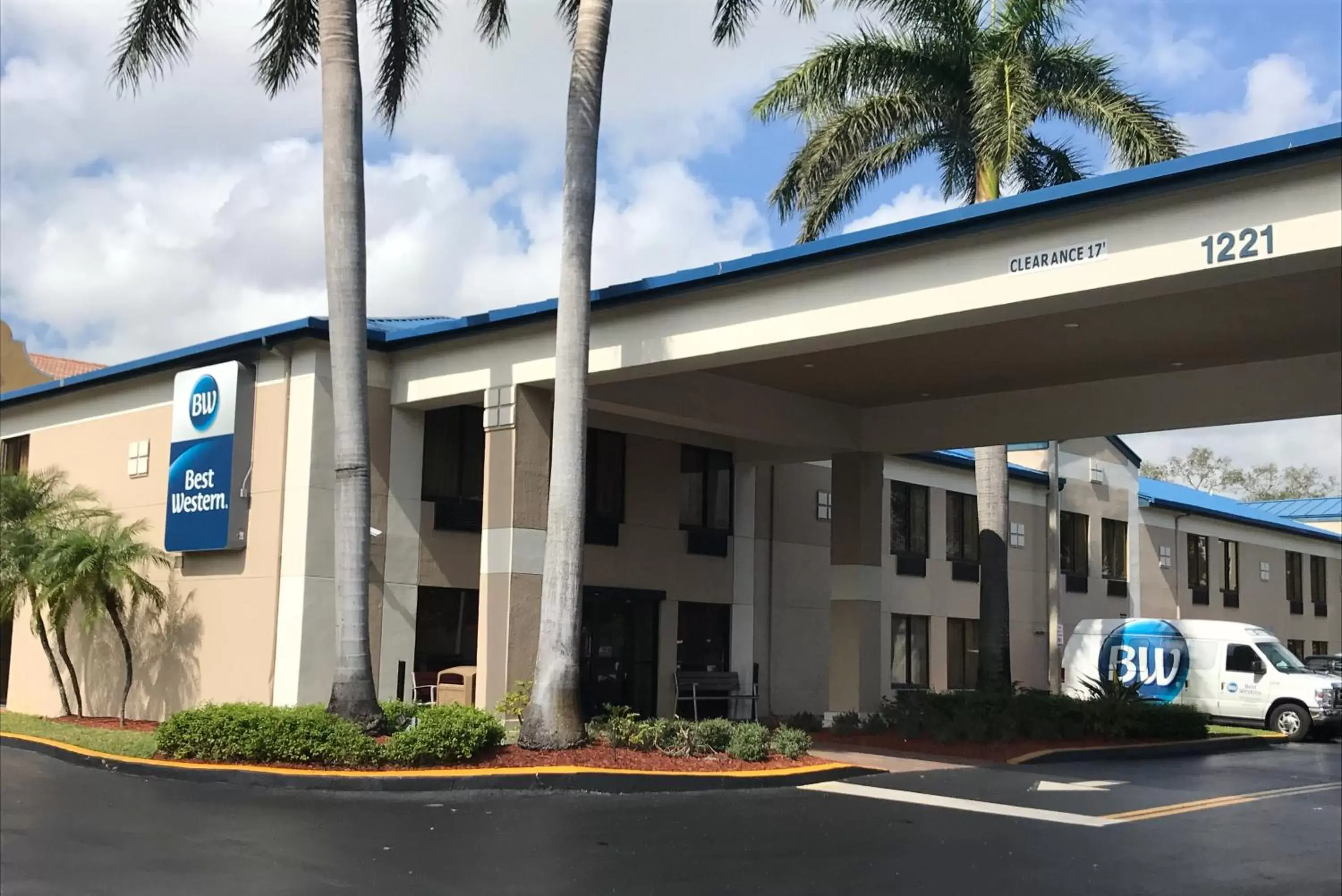 Facade/entrance, Property Building in Best Western Fort Lauderdale Airport Cruise Port