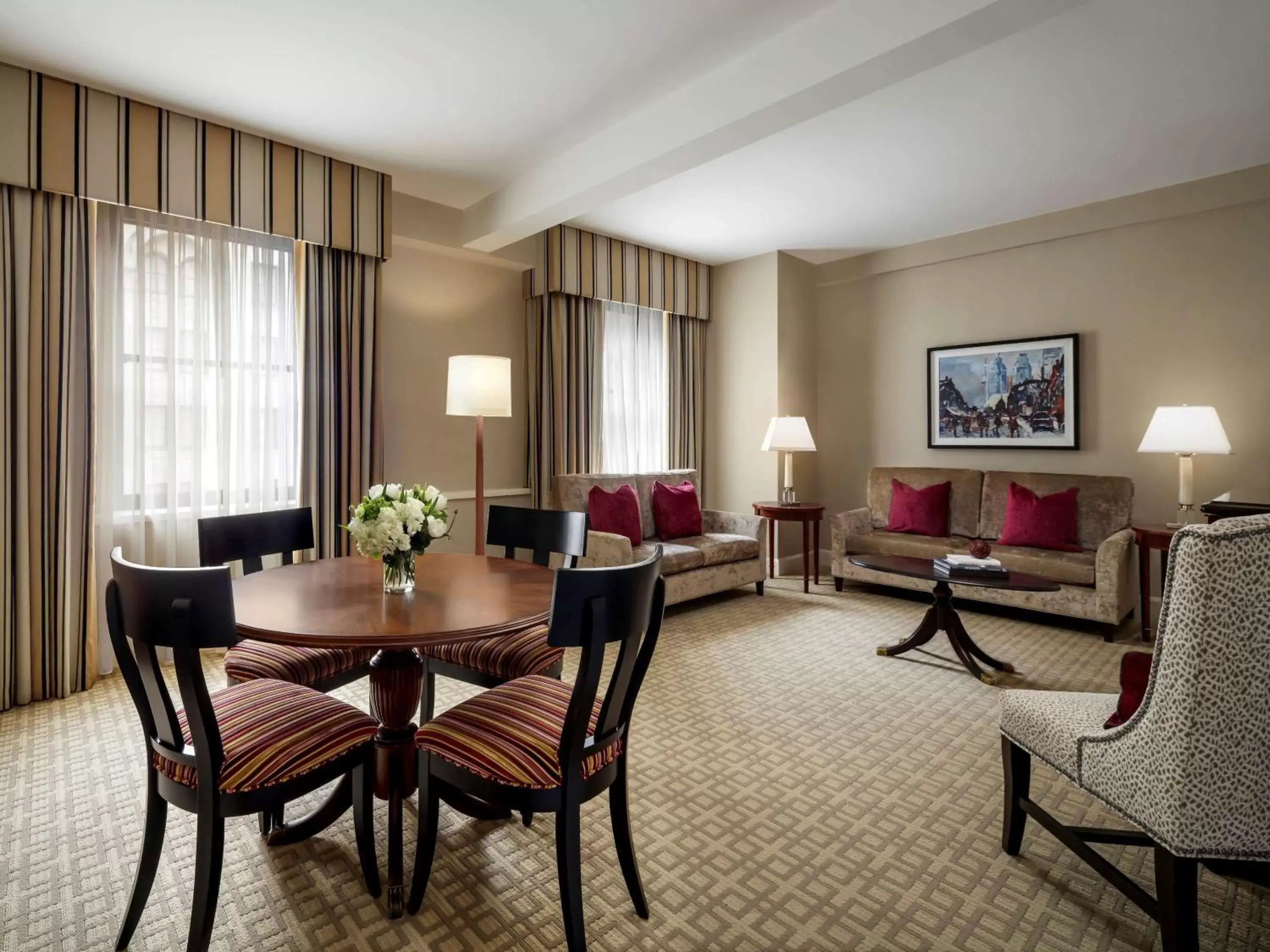 Bedroom, Seating Area in Fairmont Royal York Hotel