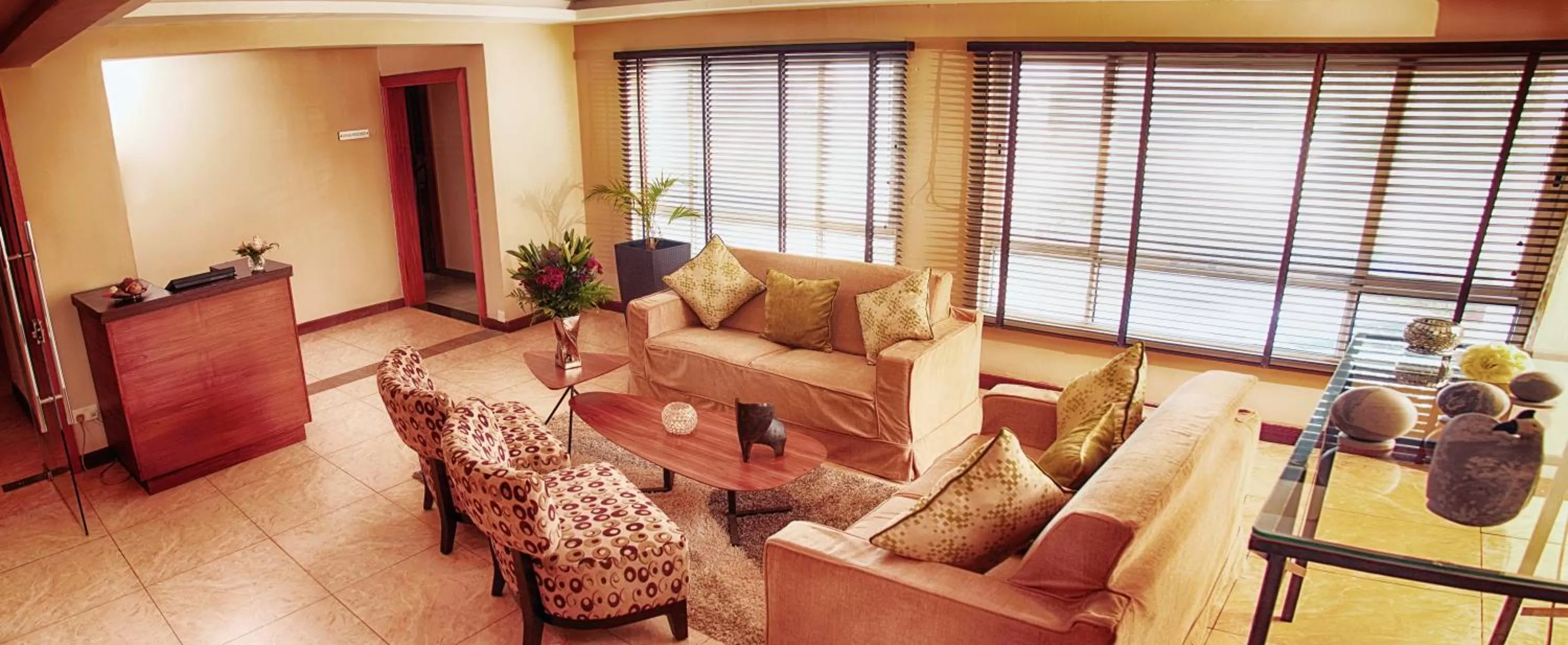 Restaurant/places to eat in The Zehneria Hotel