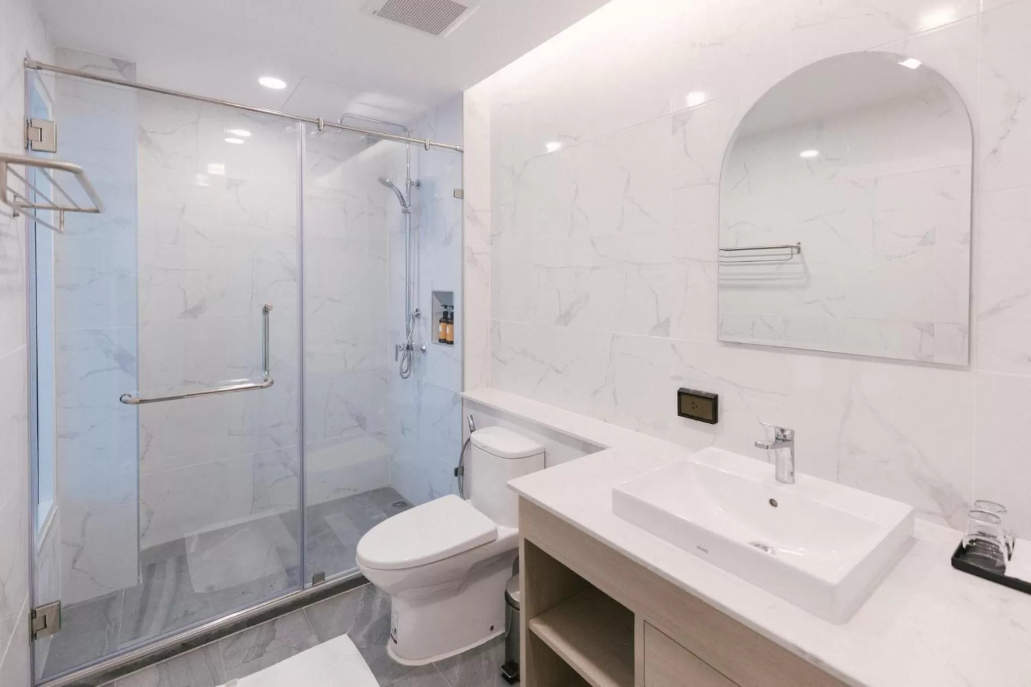 Shower in Nappiness Hotel