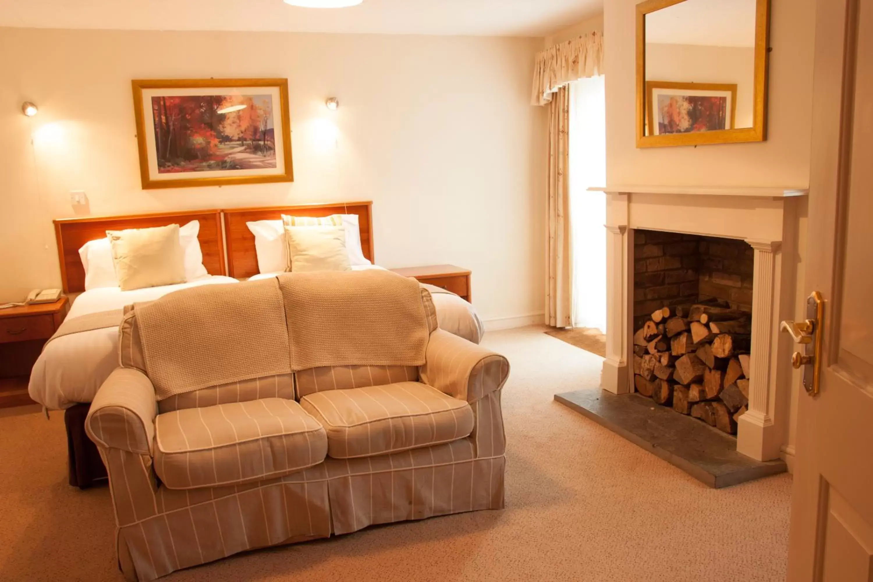 Seating Area in The Lordleaze Hotel And Restaurant