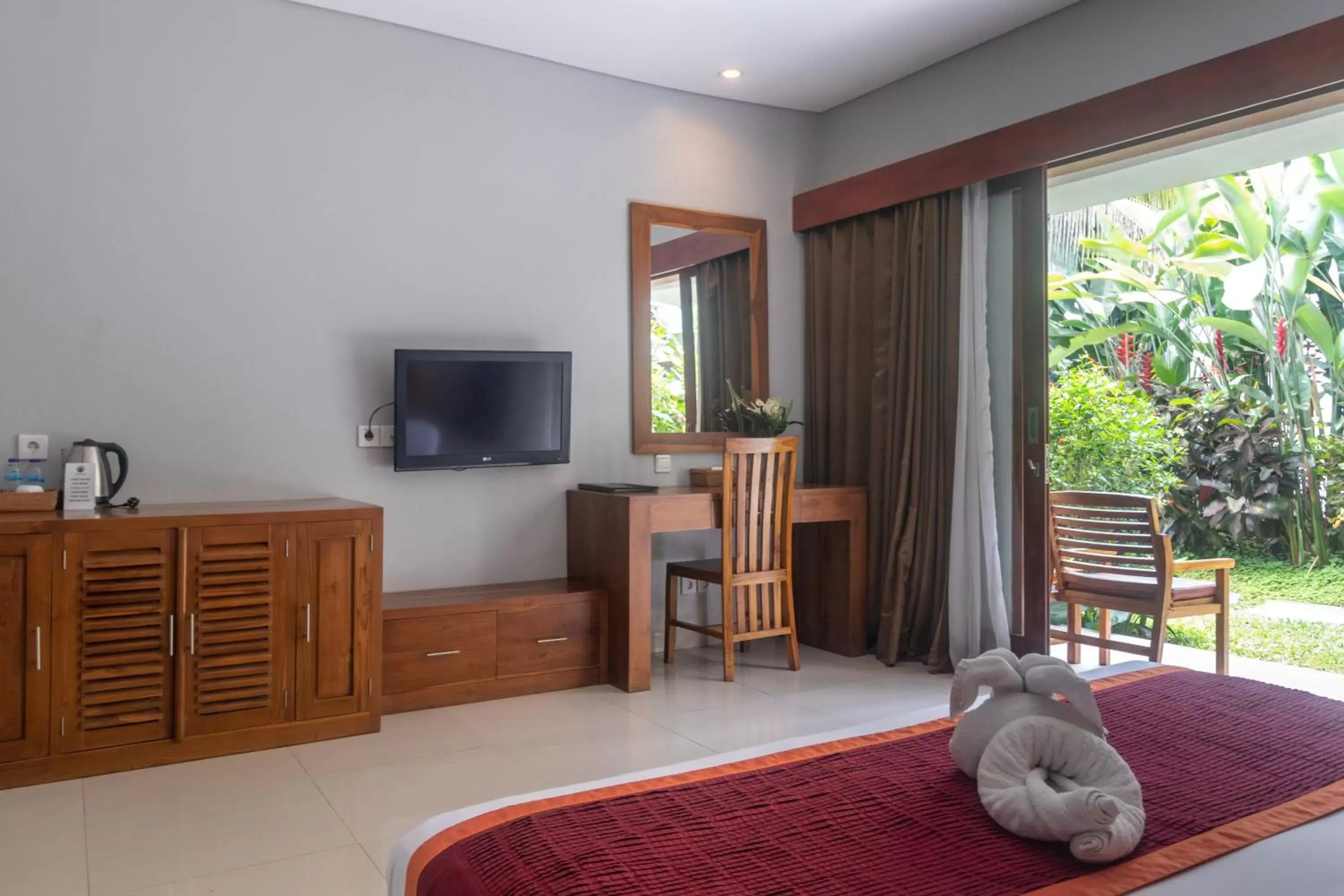 Bedroom, TV/Entertainment Center in Pertiwi Bisma 2