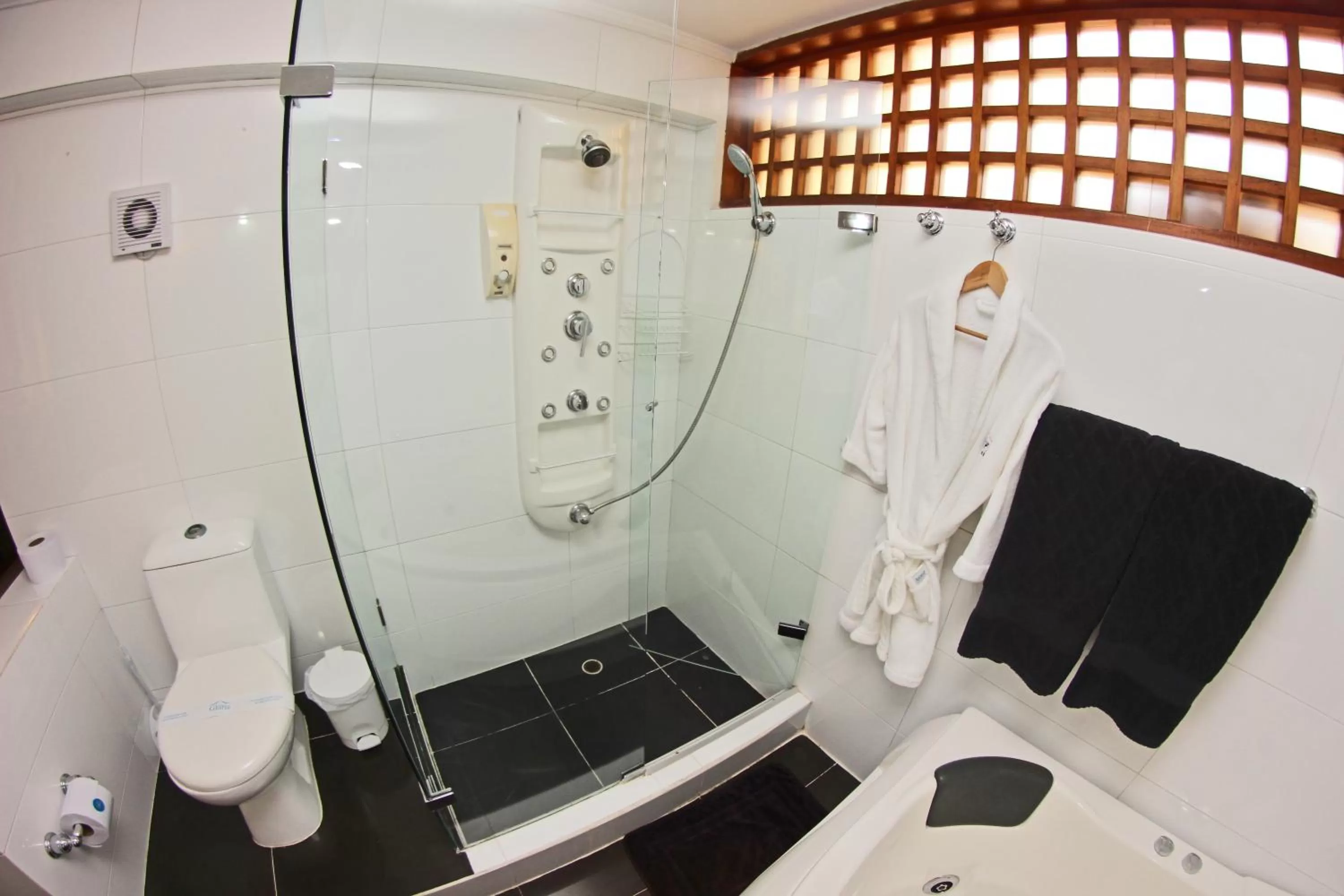 Shower, Bathroom in Hotel Casa Gloria Boutique