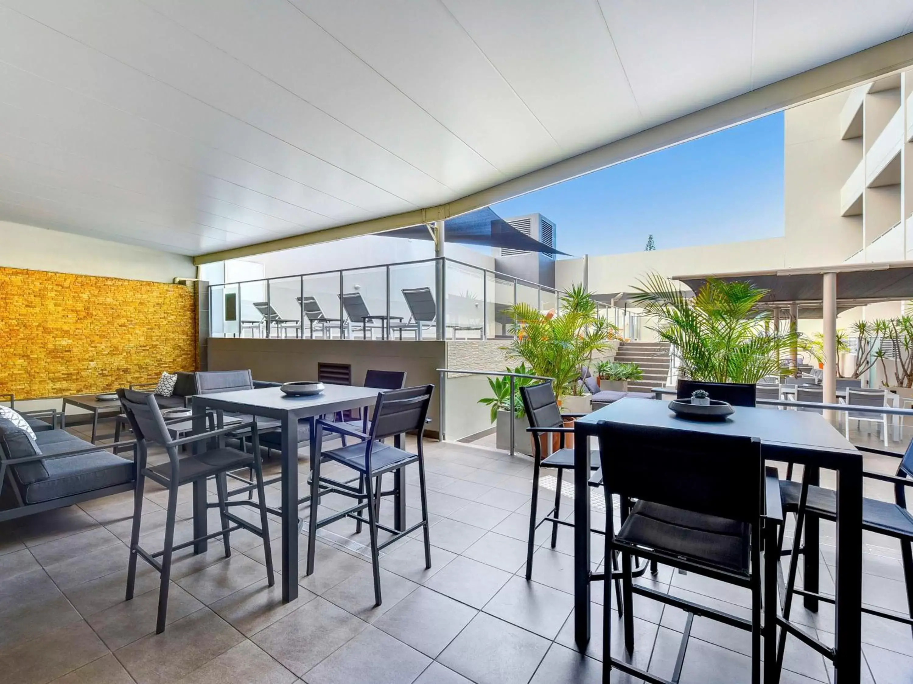 Meeting/conference room, Restaurant/Places to Eat in Mercure Centro Port Macquarie