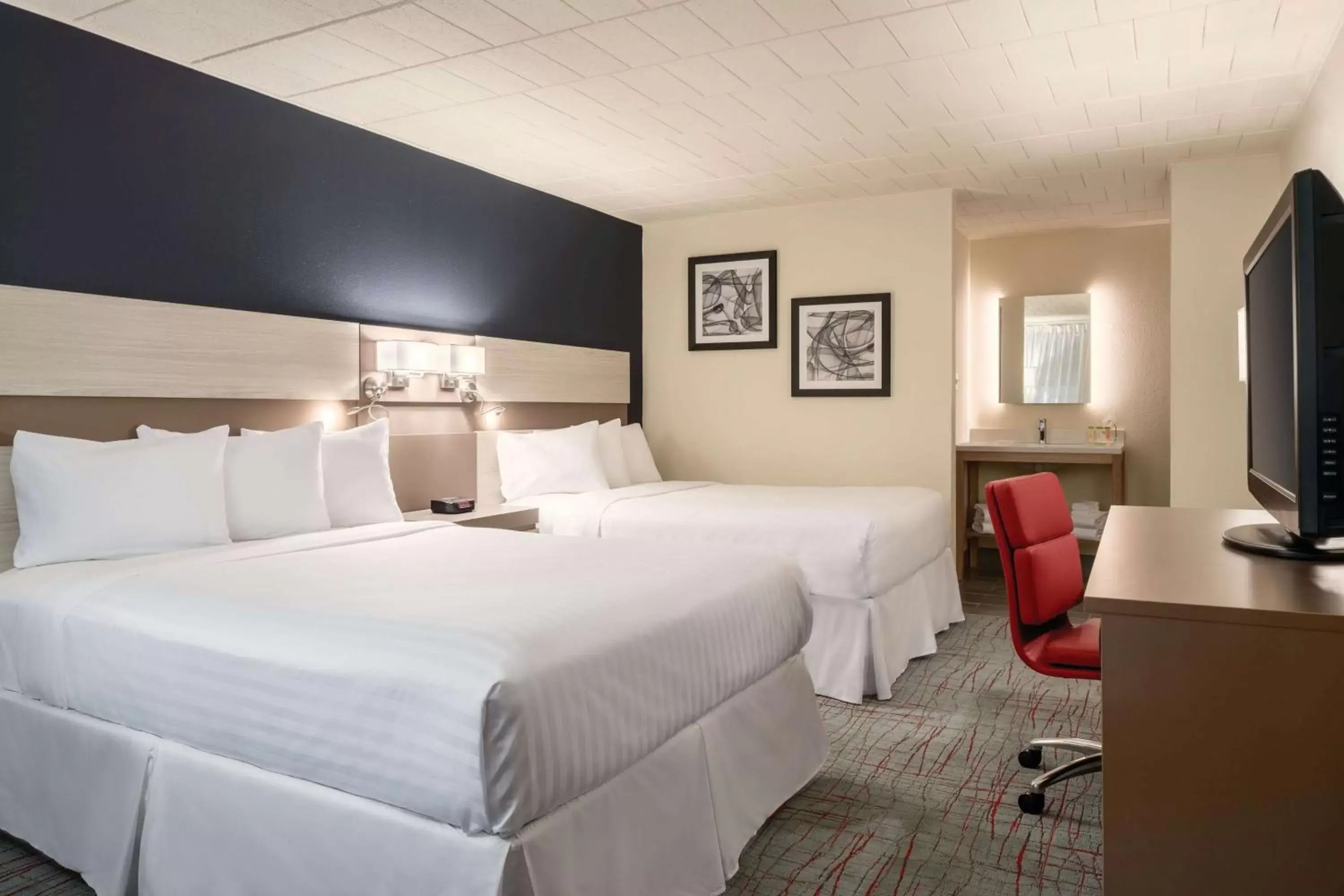 Photo of the whole room, Bed in Ramada by Wyndham Indiana Photo of the whole room, Bed in Ramada by Wyndham Indiana