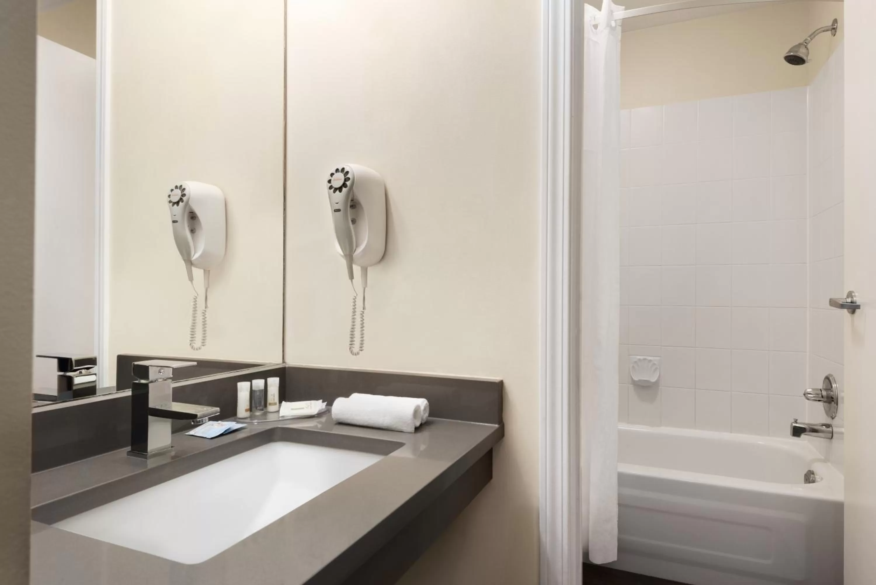 Bathroom in Days Inn by Wyndham Kelowna