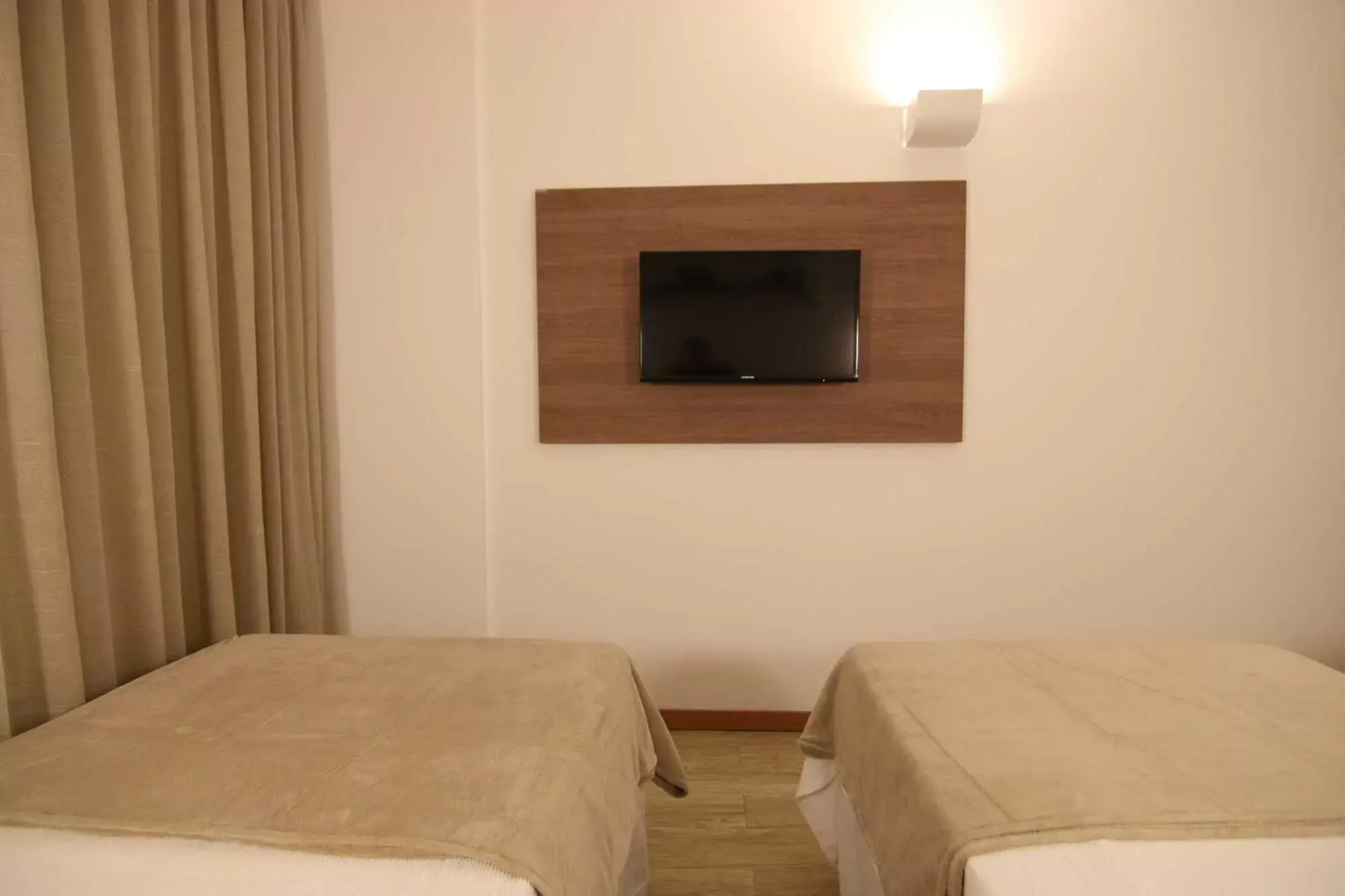 TV and multimedia, Bed in Samba Linhares