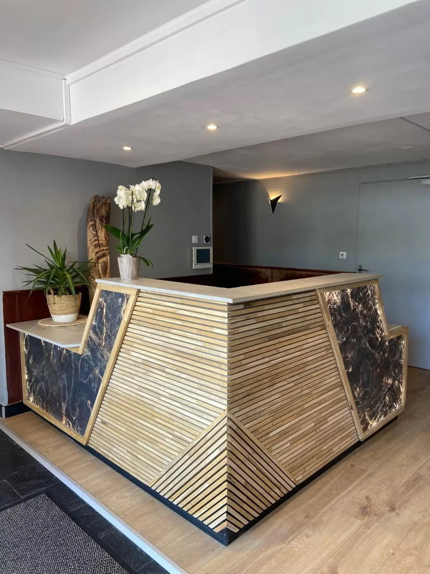 Property building in LOGIS HOTEL - La Petite Rade Property building in LOGIS HOTEL - La Petite Rade