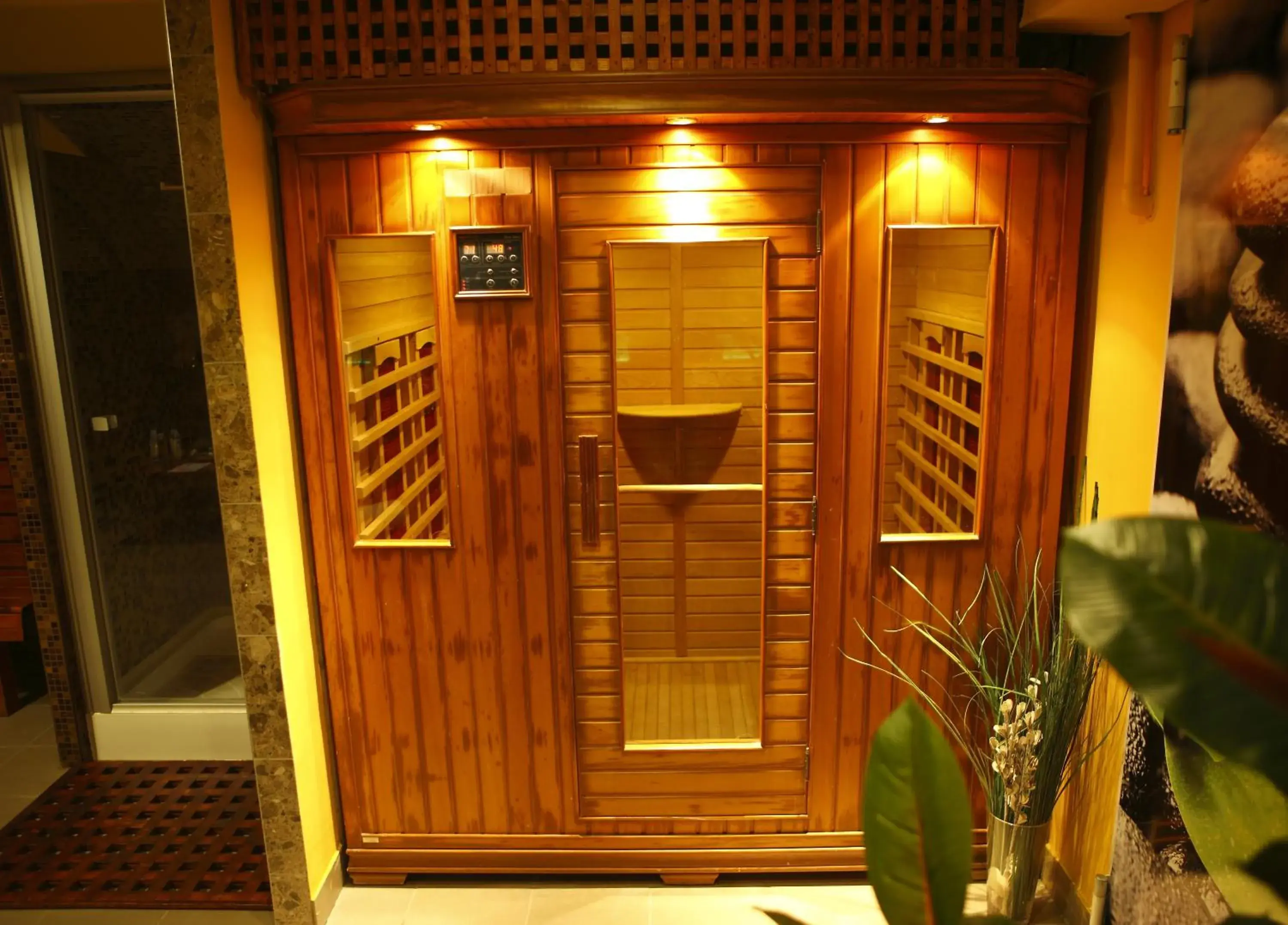 Sauna in Six Inn Hotel