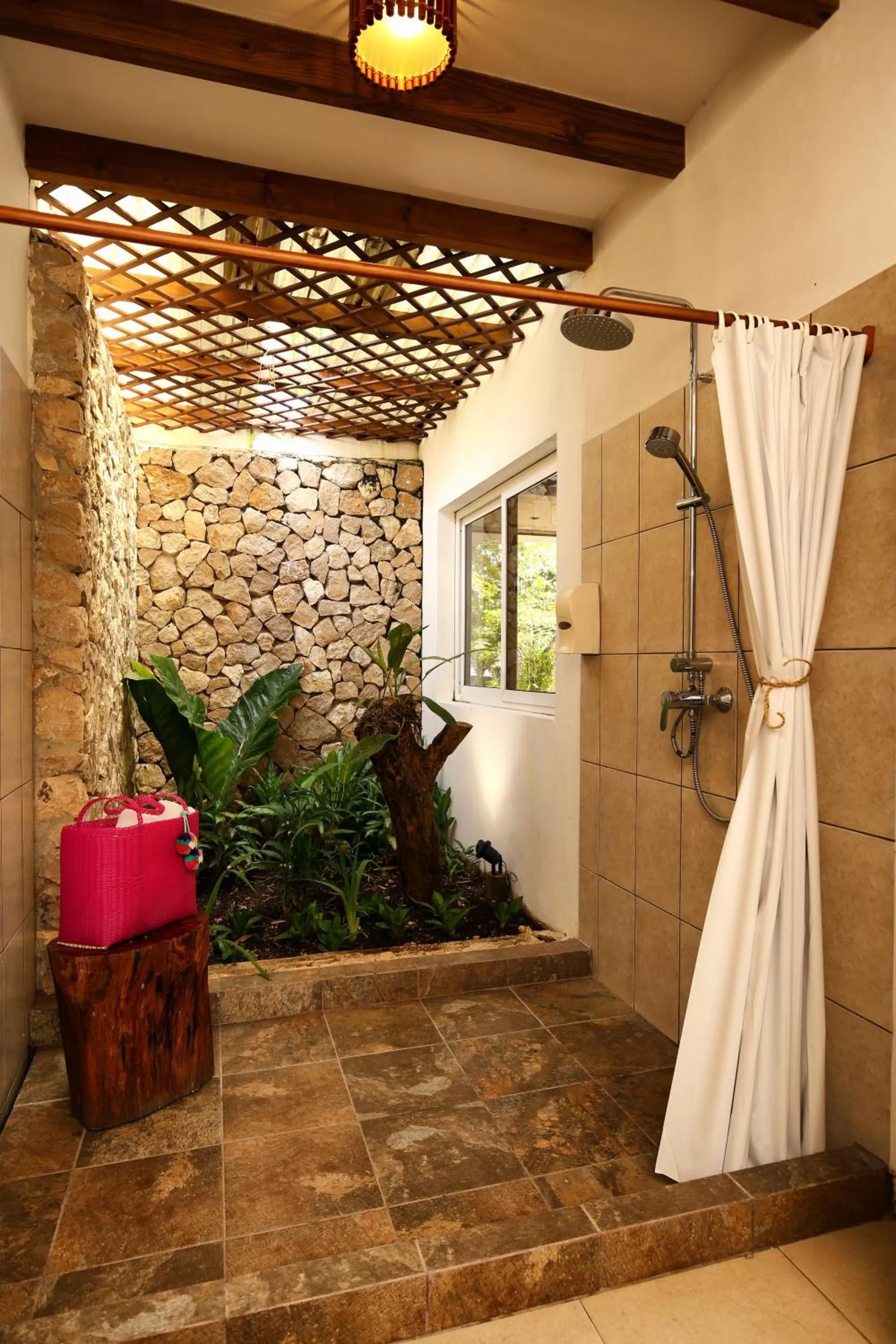 Bathroom in Hotel Maya Internacional