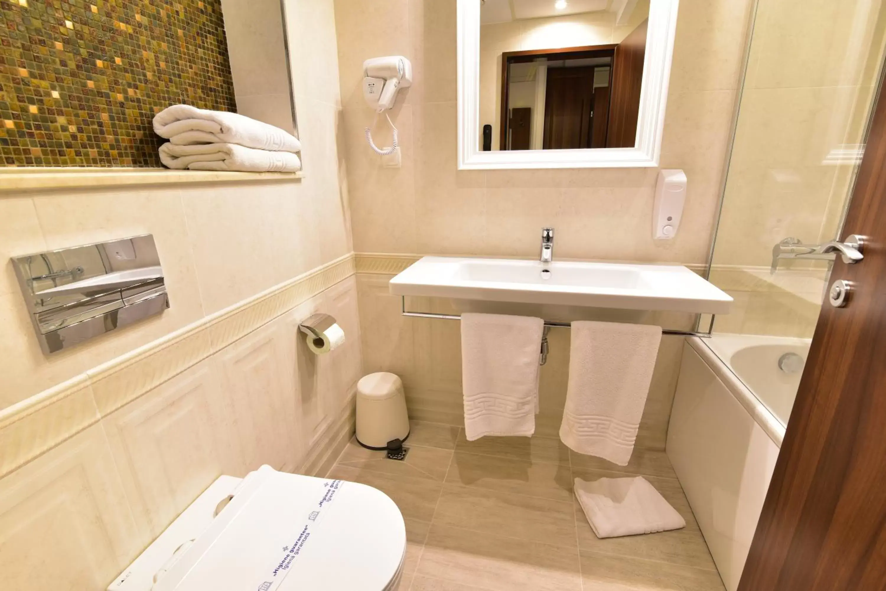 Deluxe Twin Room in Hotel Forum Deluxe Twin Room in Hotel Forum